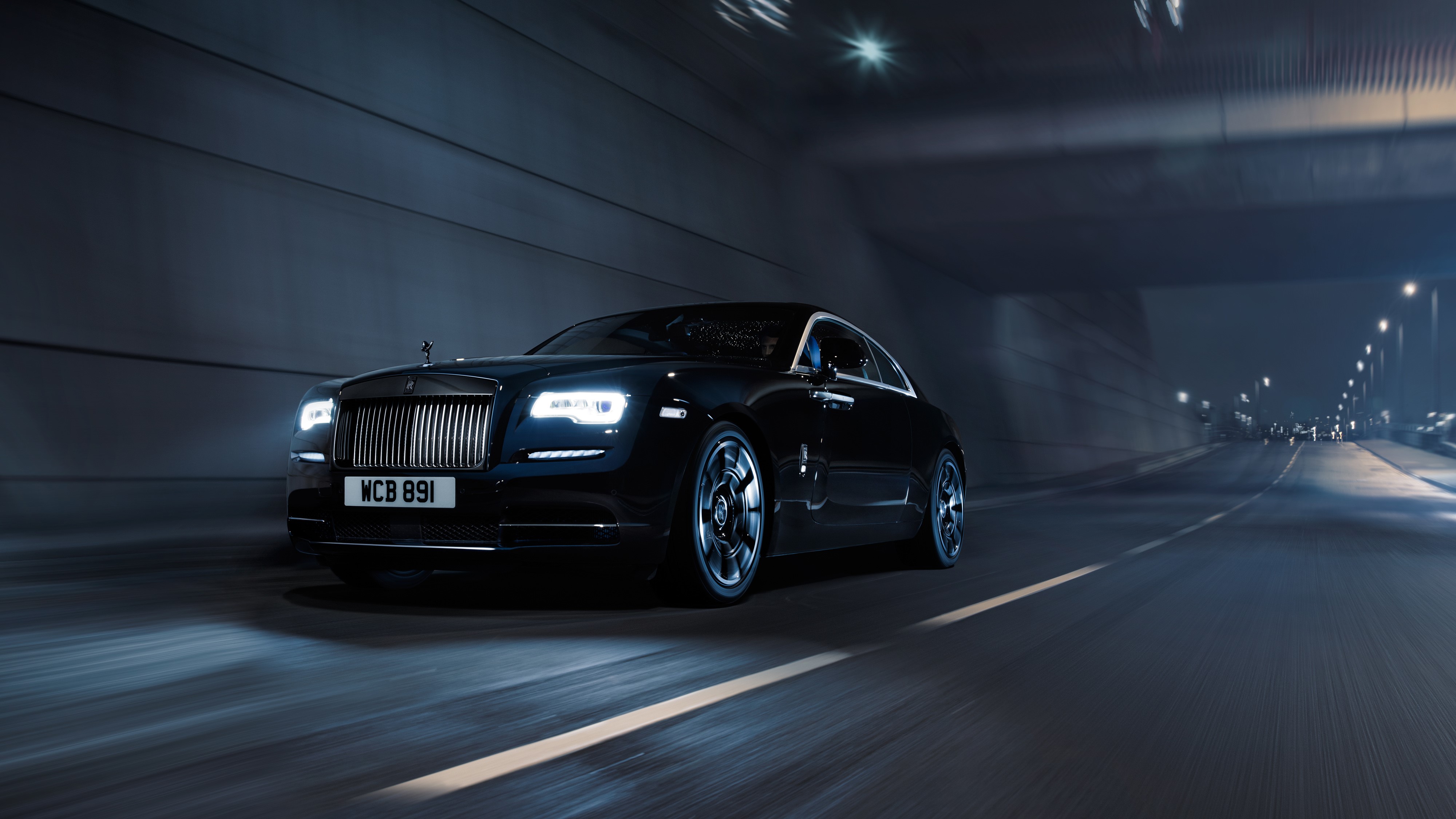 4K Rolls-Royce Wraith Coupe in Motion HD Wallpaper