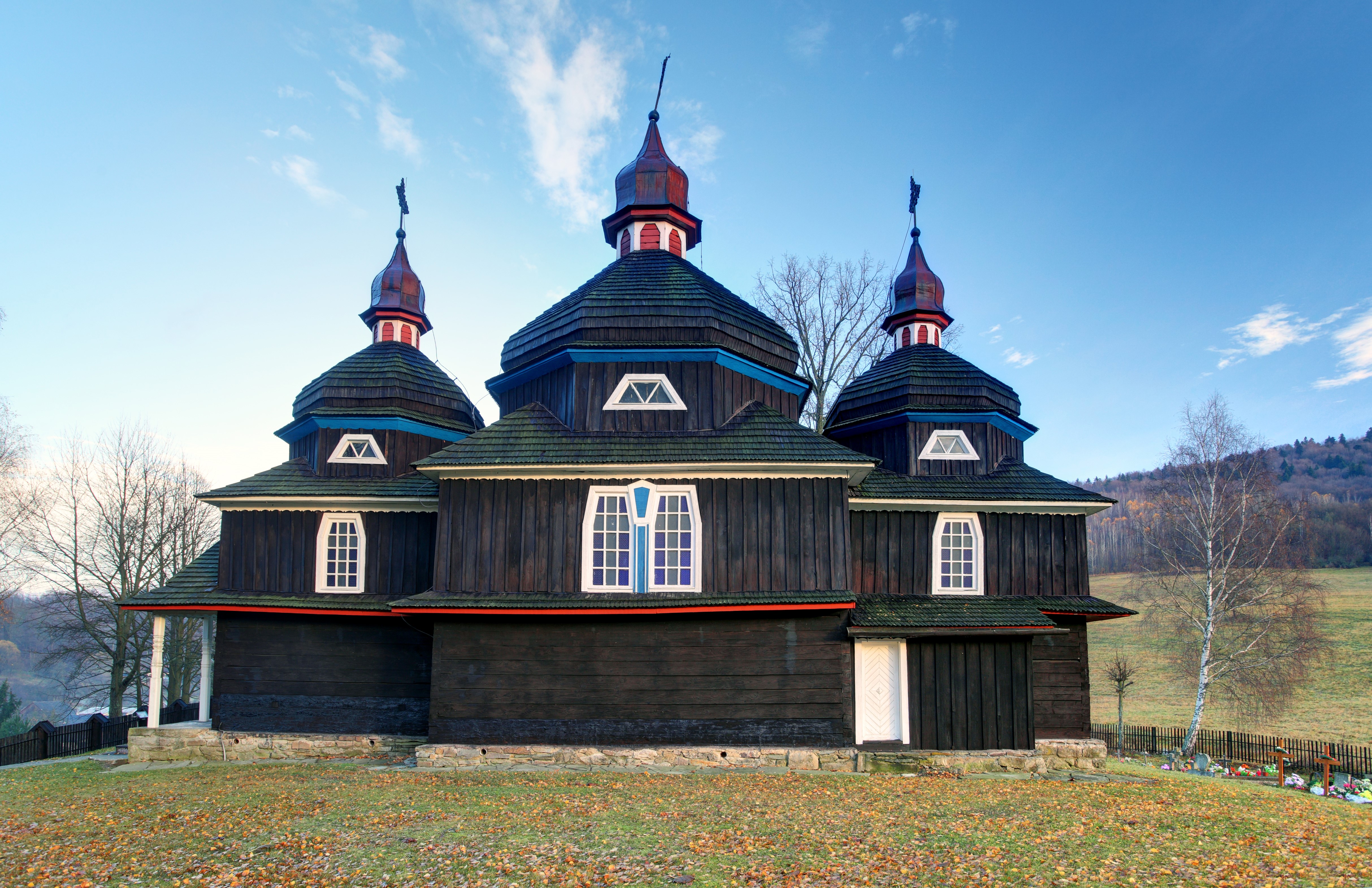 Greek Catholic wooden church in Nizny Komarnik, Slovakia HD Wallpaper