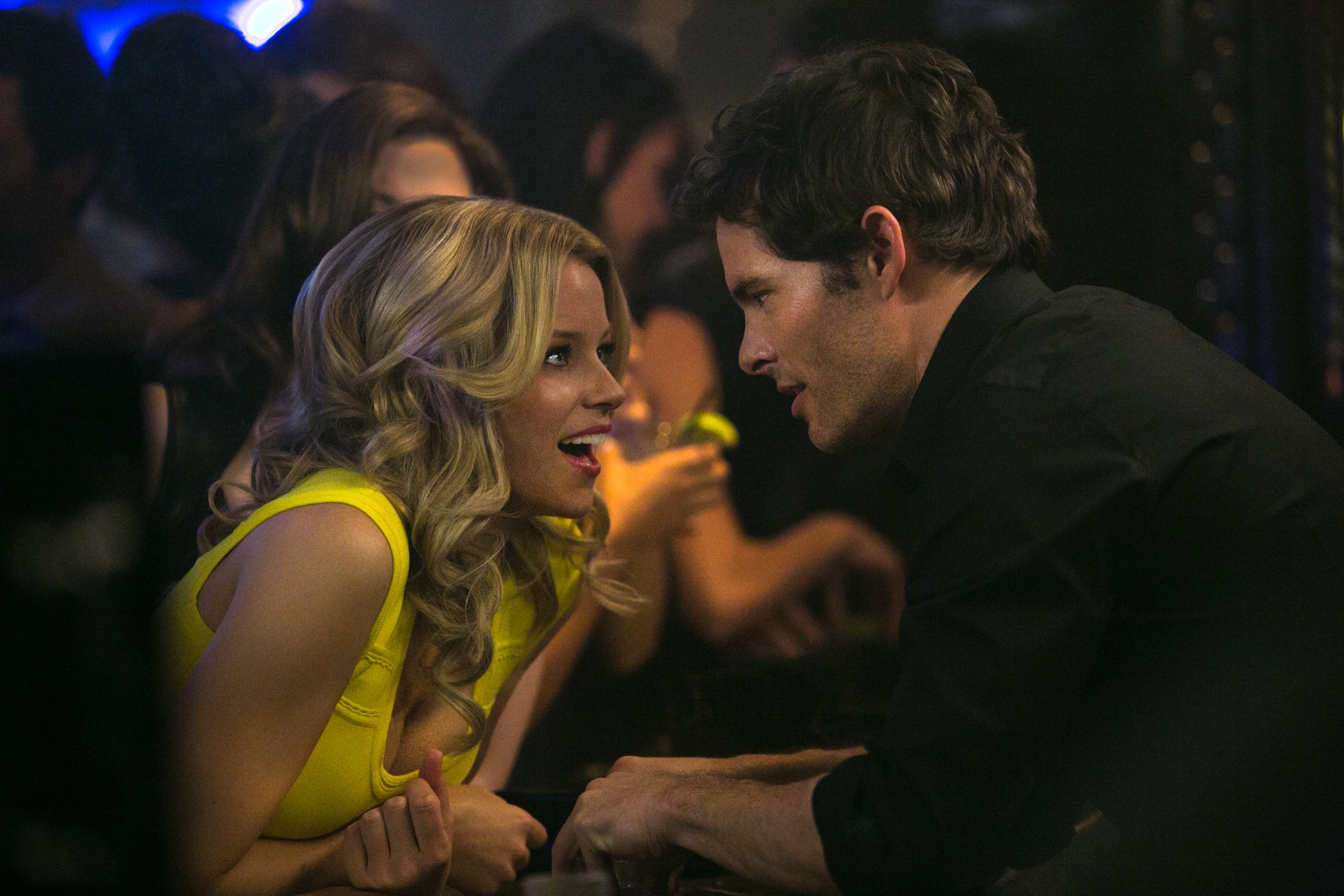 Elizabeth Banks and James Marsden in Walk of Shame HD Wallpaper