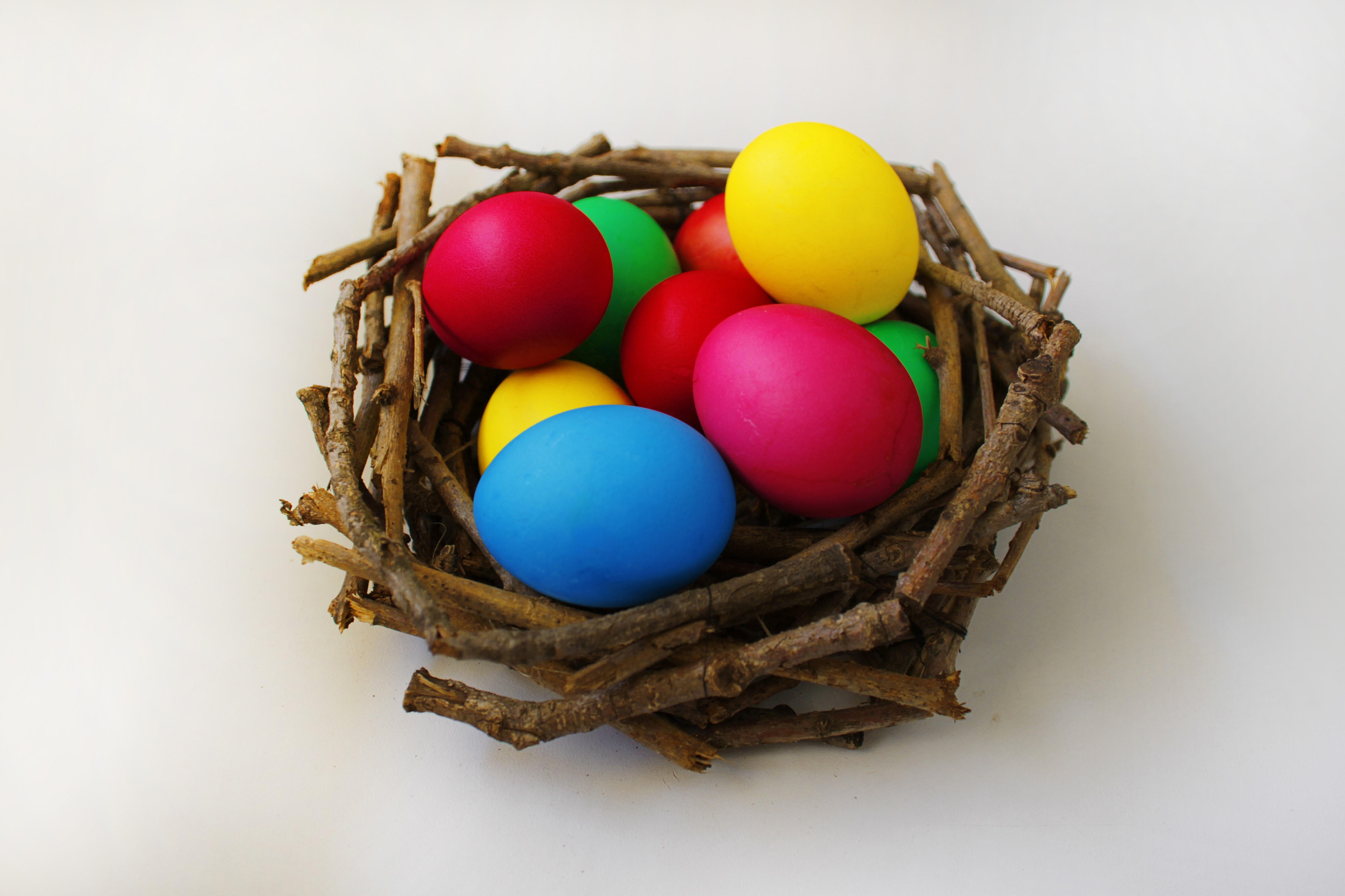 Easter Eggs in a Nest HD Wallpaper