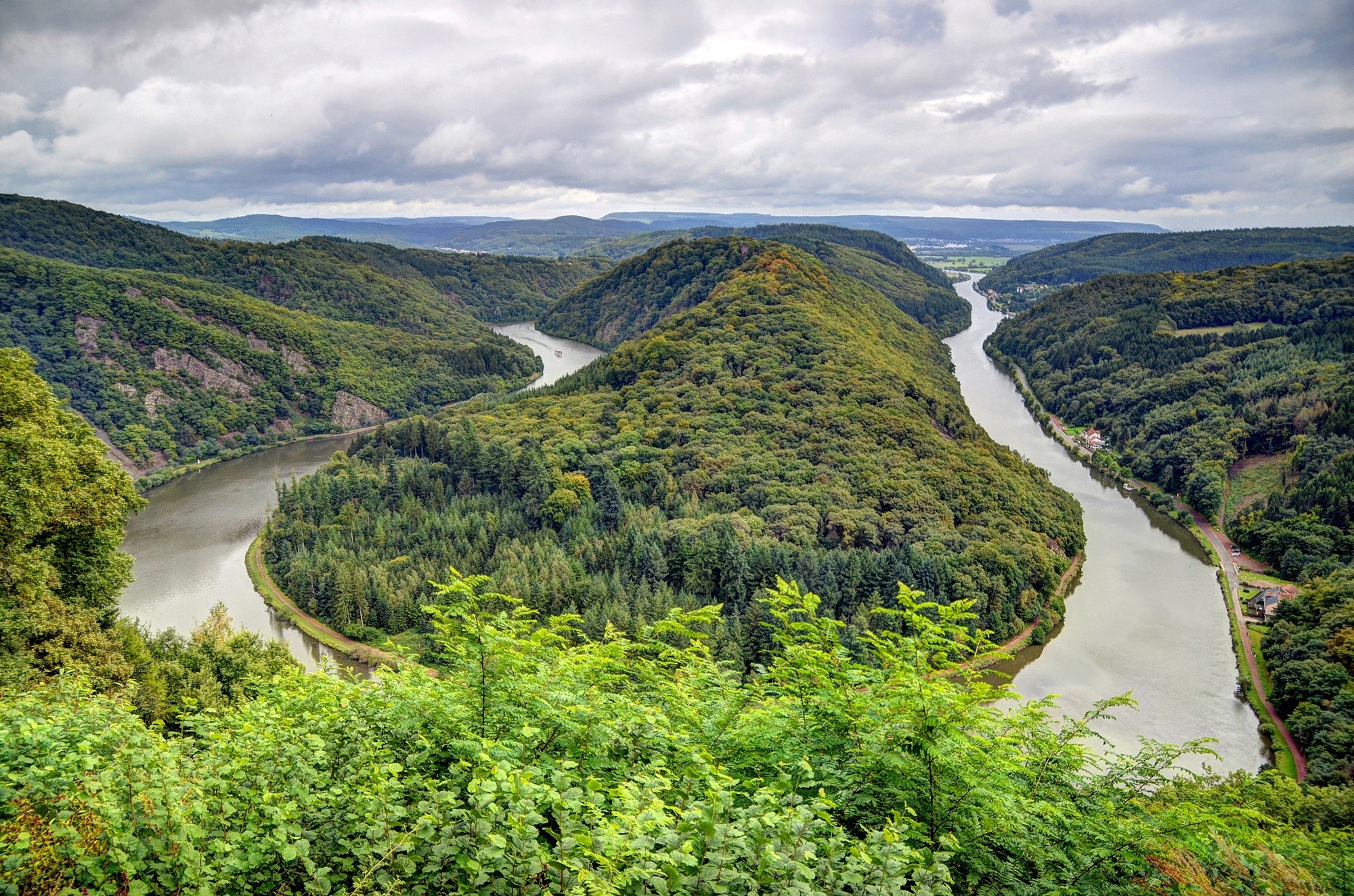 Saar River bend near Mettlach, Germany HD Wallpaper