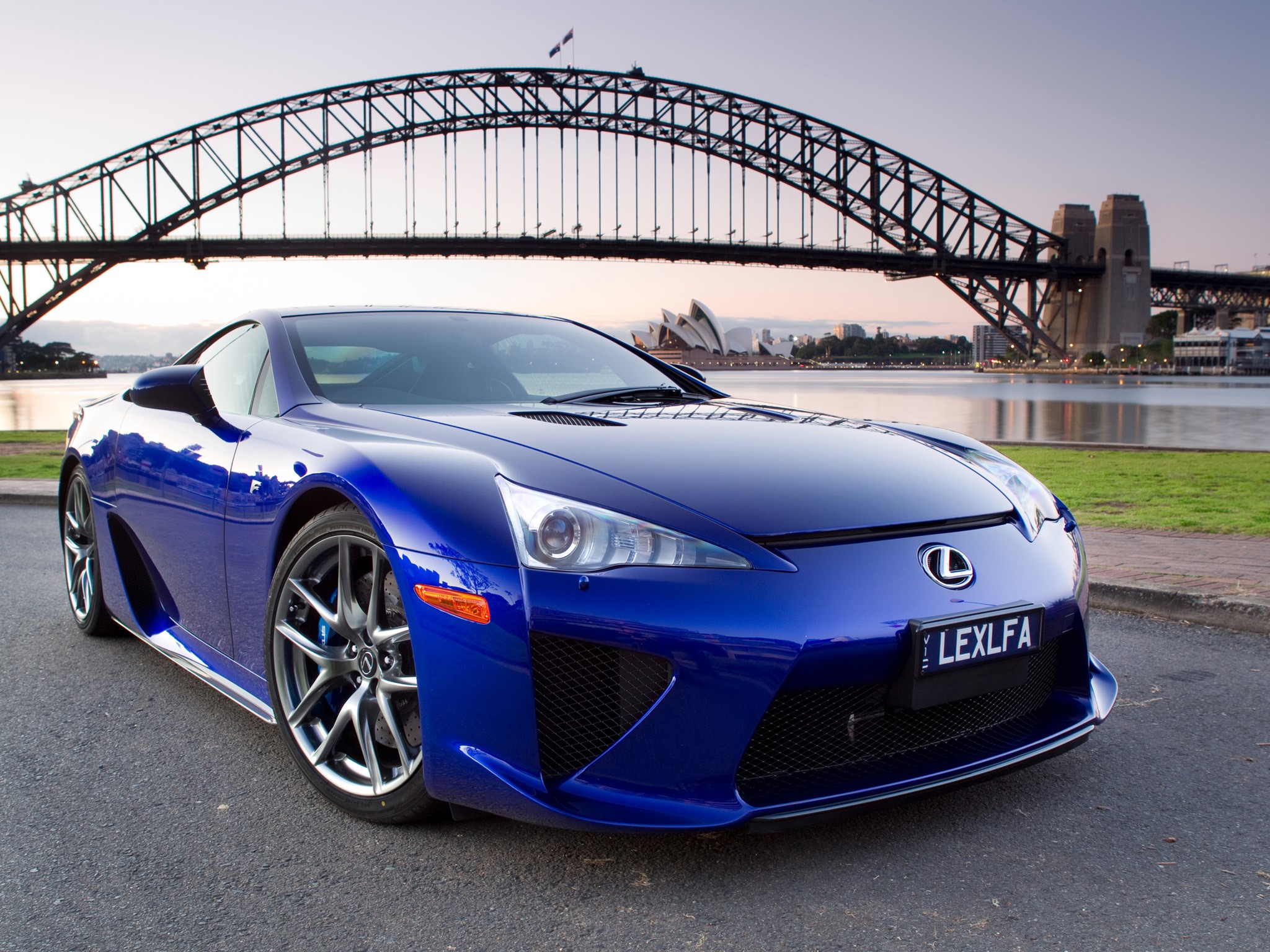 Blue Lexus LFA in front of Sydney Harbour Bridge HD Wallpaper