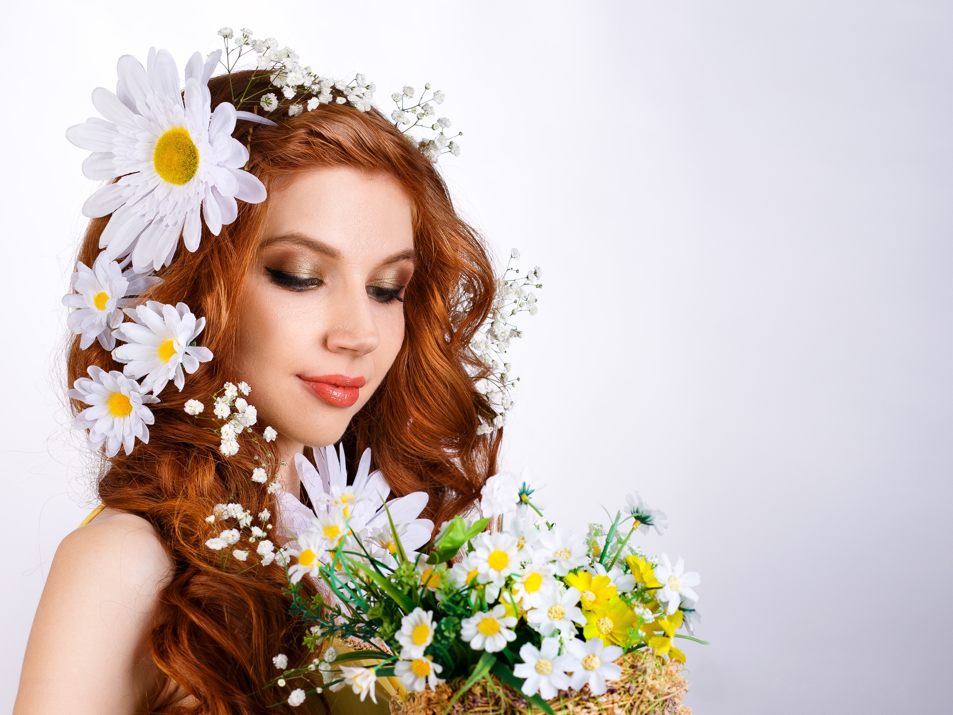 Woman with red hair and daisies HD Wallpaper