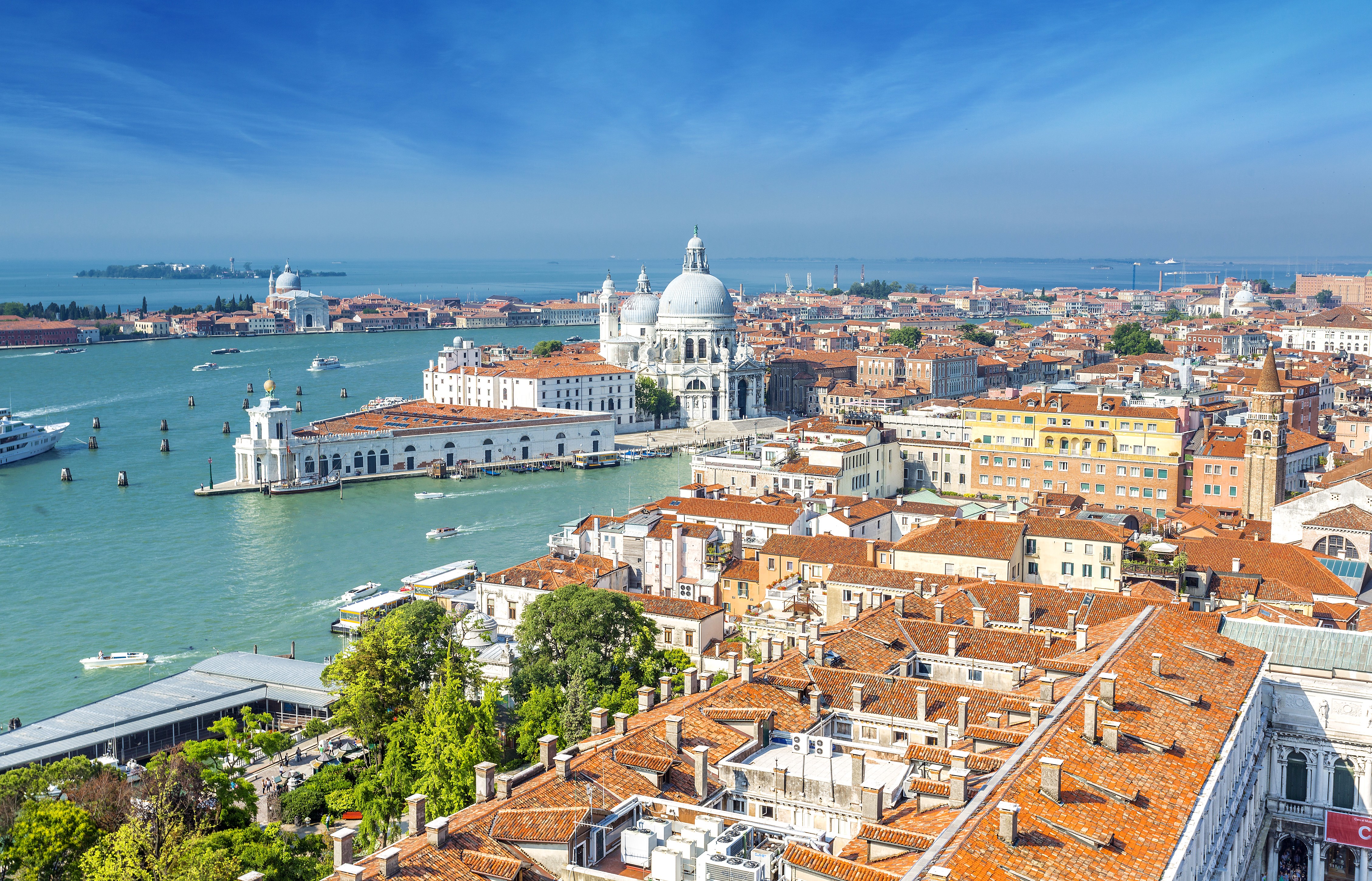 Venice, Italy: Panoramic View of Grand Canal and Basilica di Santa Maria della Salute HD Wallpaper