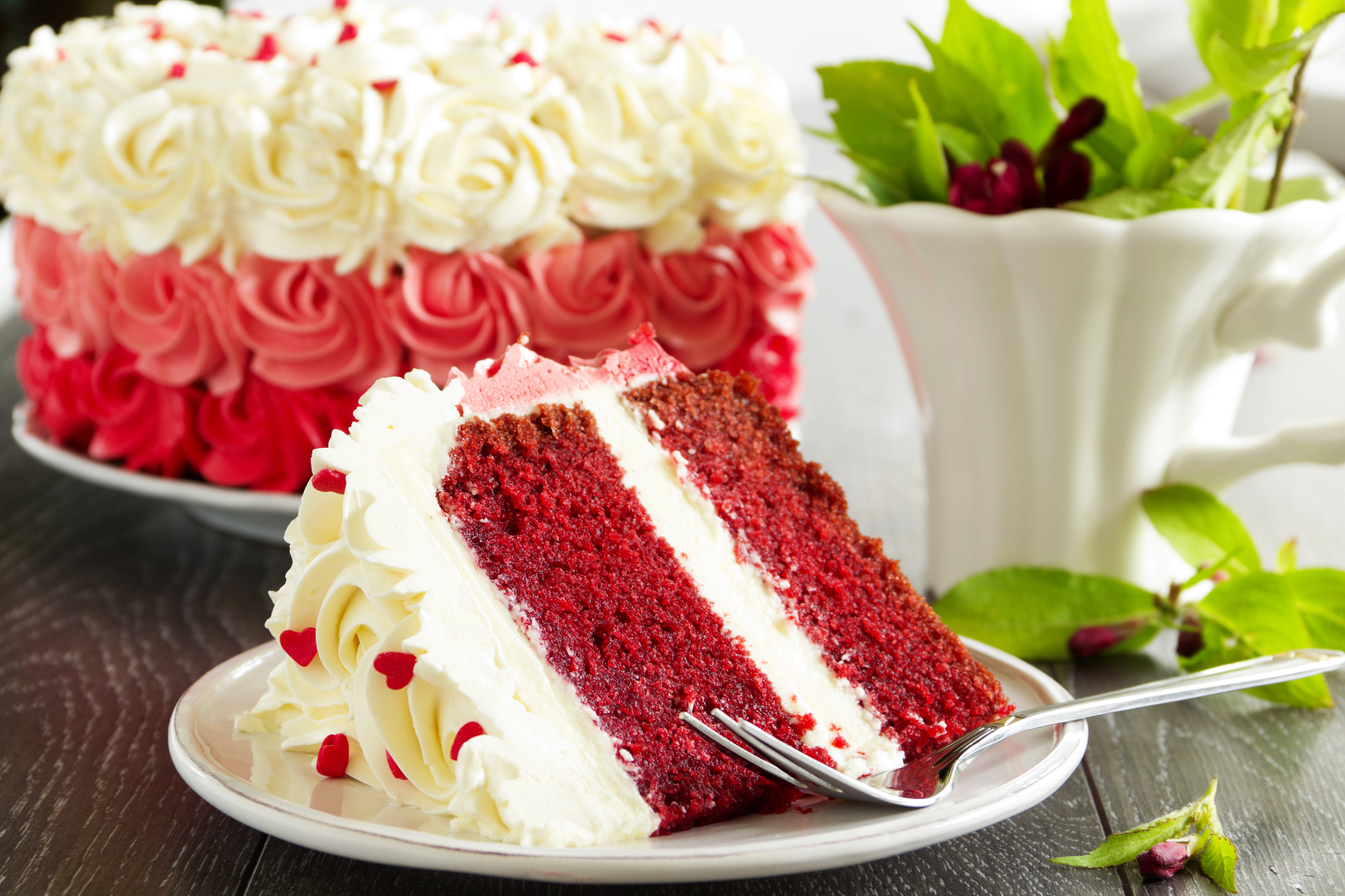Red Velvet Cake with Cream Cheese Frosting HD Wallpaper