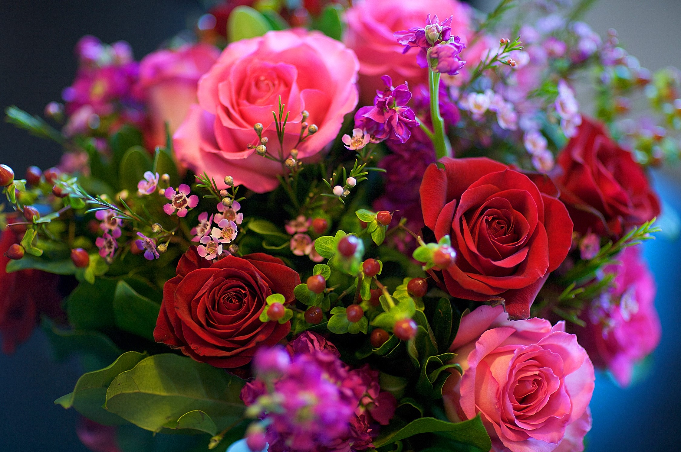 Roses and filler flowers bouquet HD Wallpaper