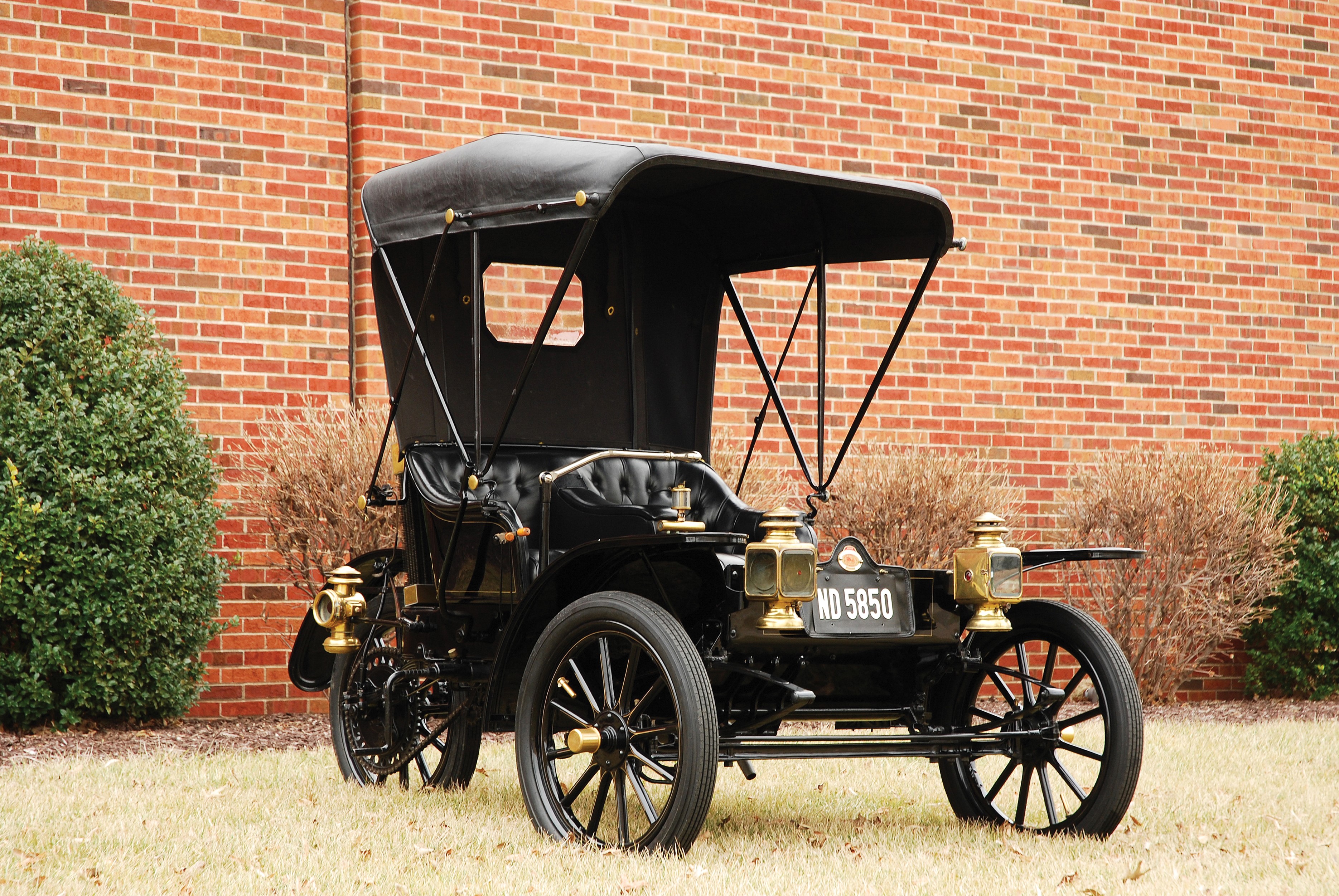 1911 Kelsey Model M Motorette parked outdoors HD Wallpaper