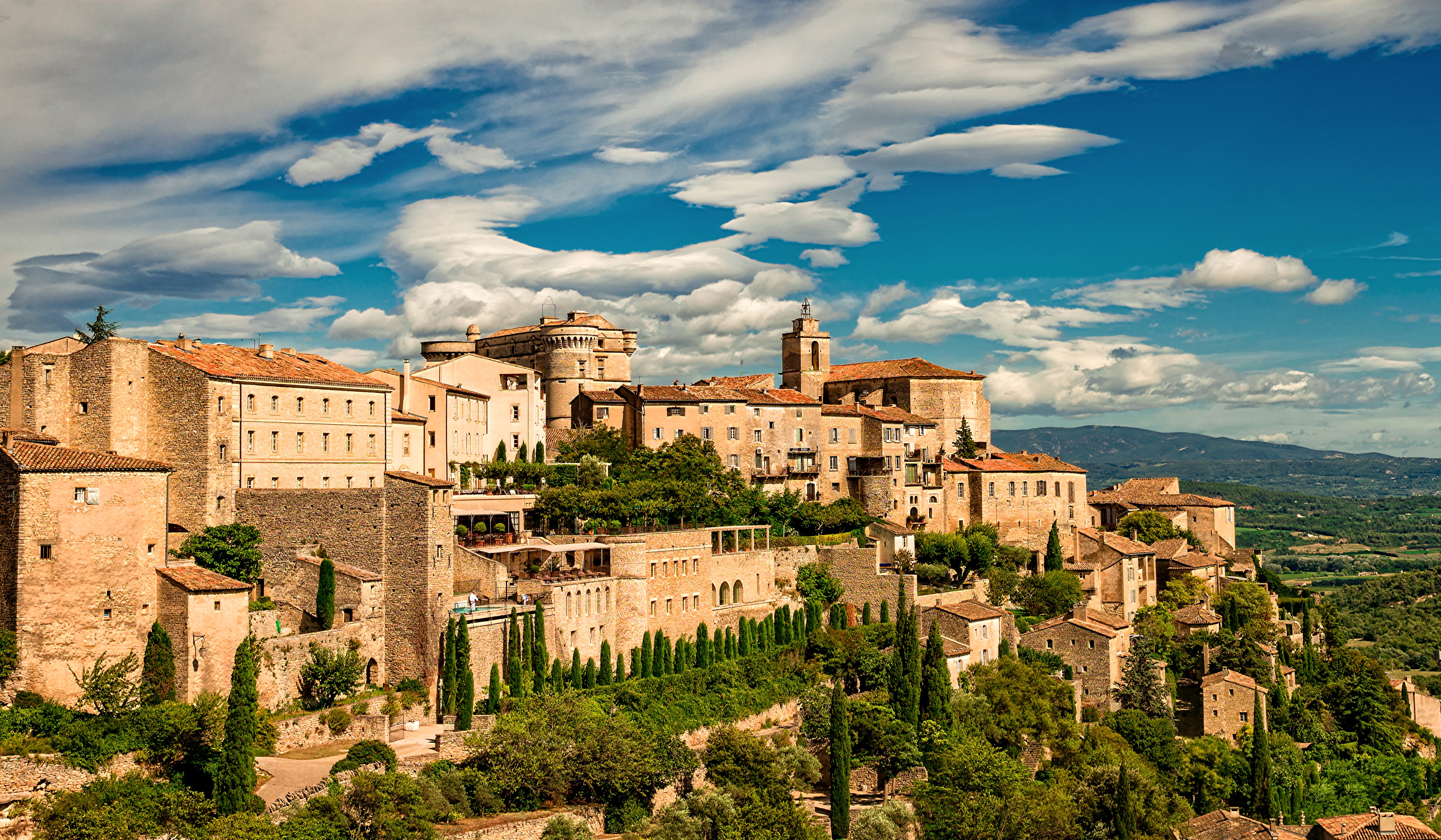 Gordes, France: Houses on a Hillside HD Wallpaper
