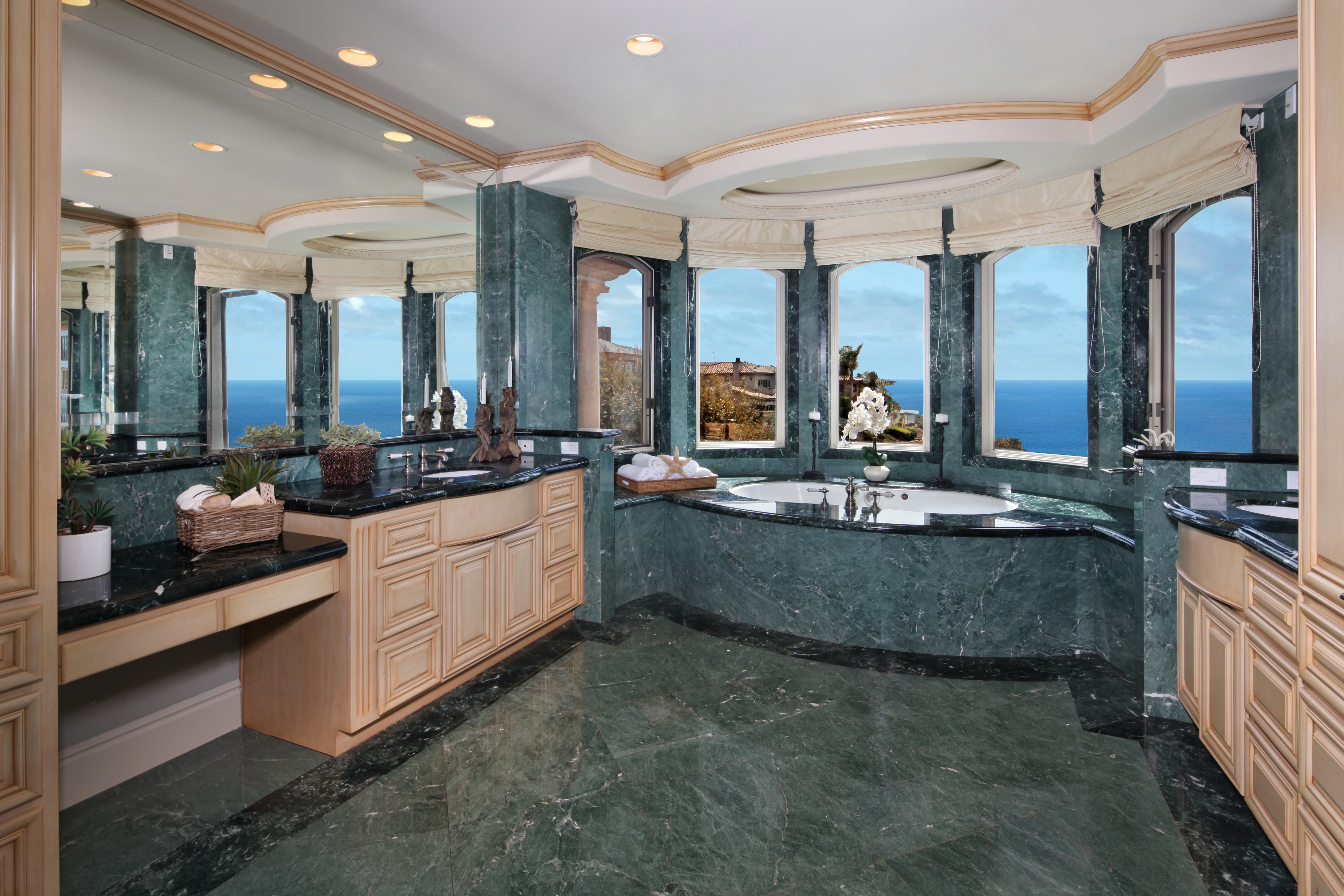 Luxury bathroom with ocean view HD Wallpaper