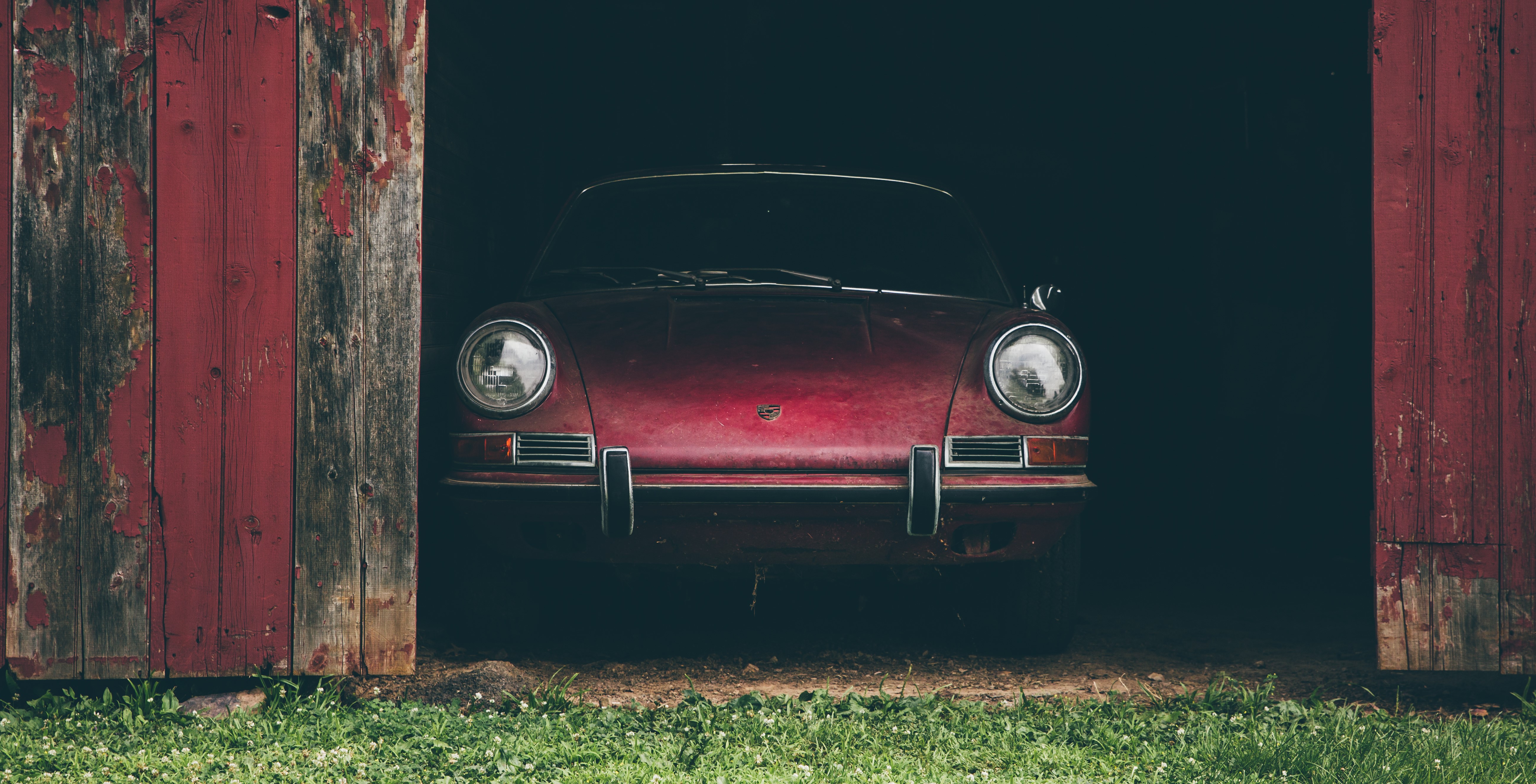 Red Porsche 911S in a Barn HD Wallpaper