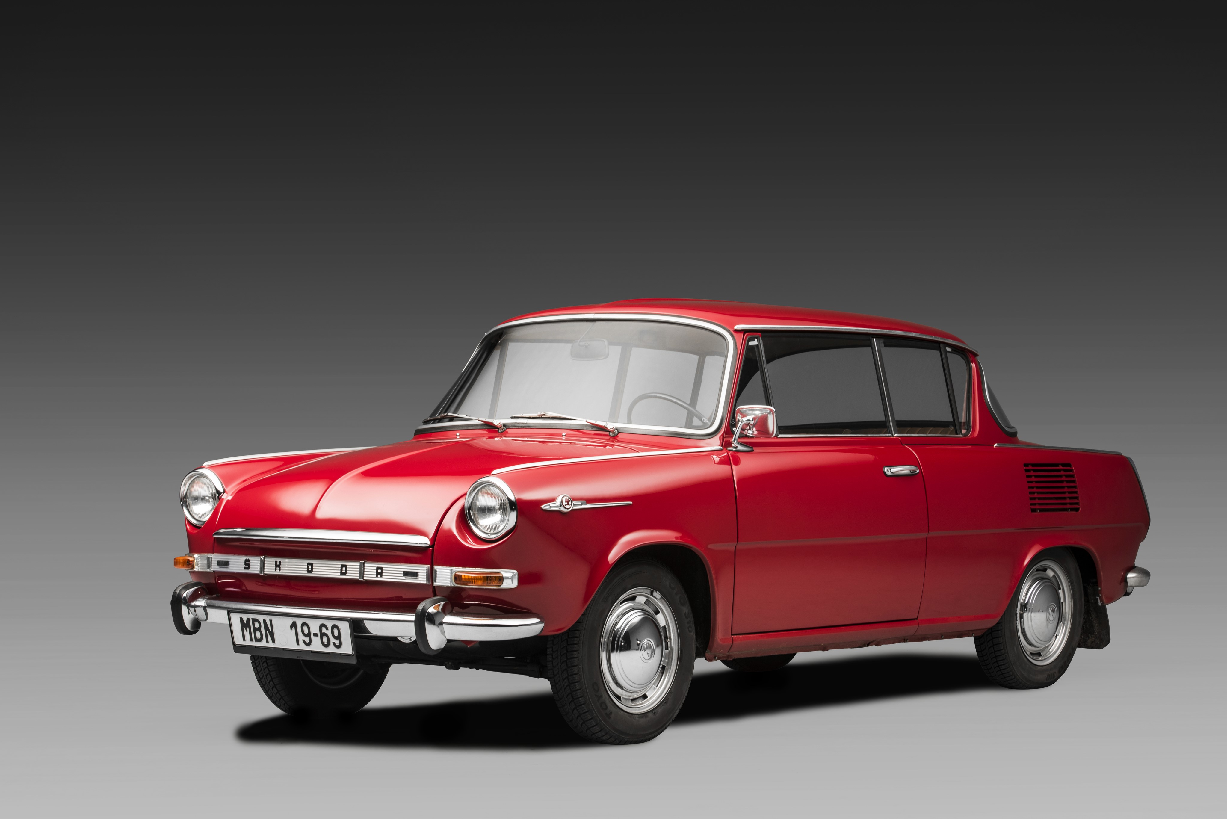 Red Skoda 1100 MBX de Luxe 1968-1969 HD Wallpaper