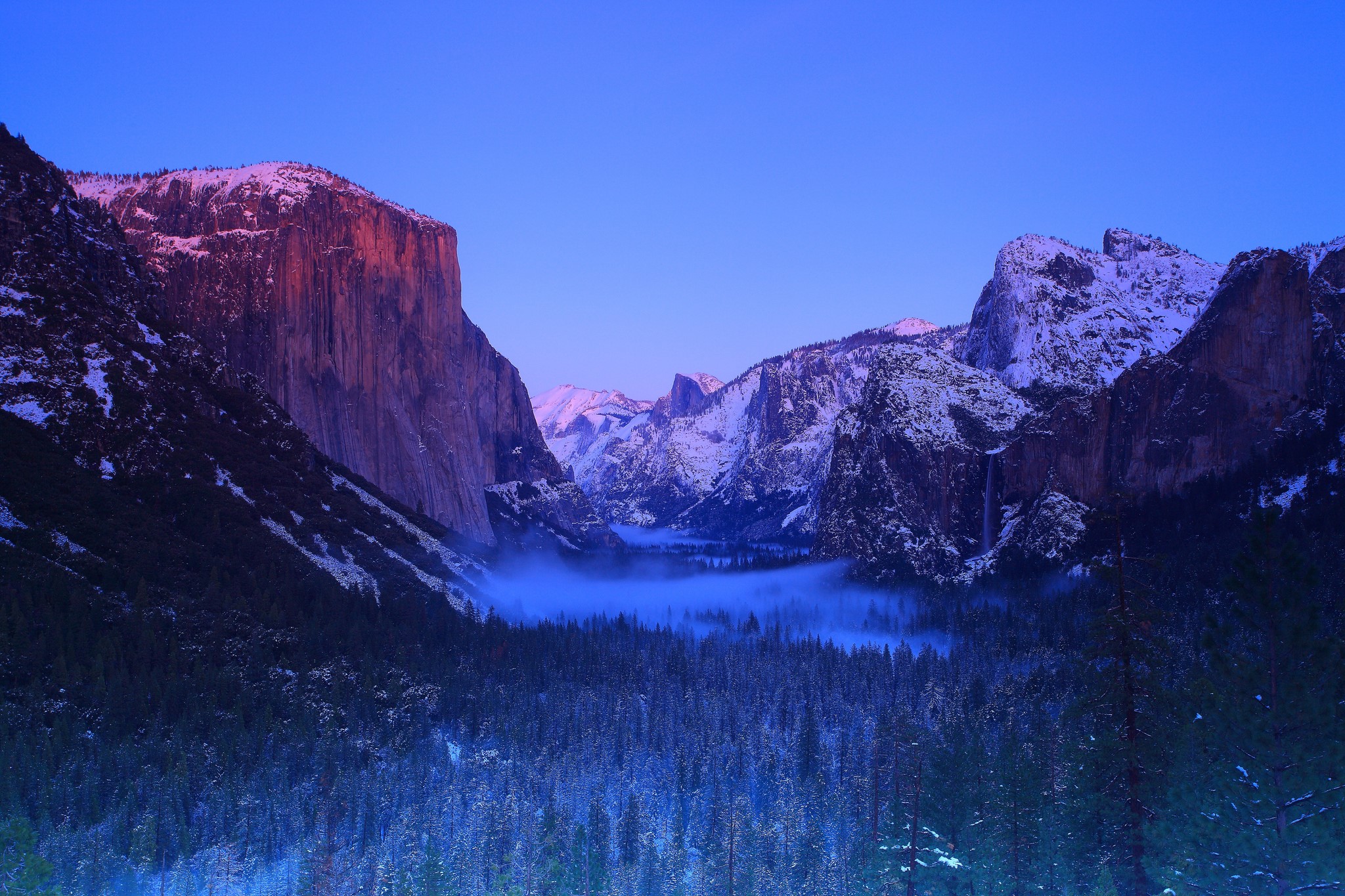 Yosemite National Park at sunrise with snow HD Wallpaper