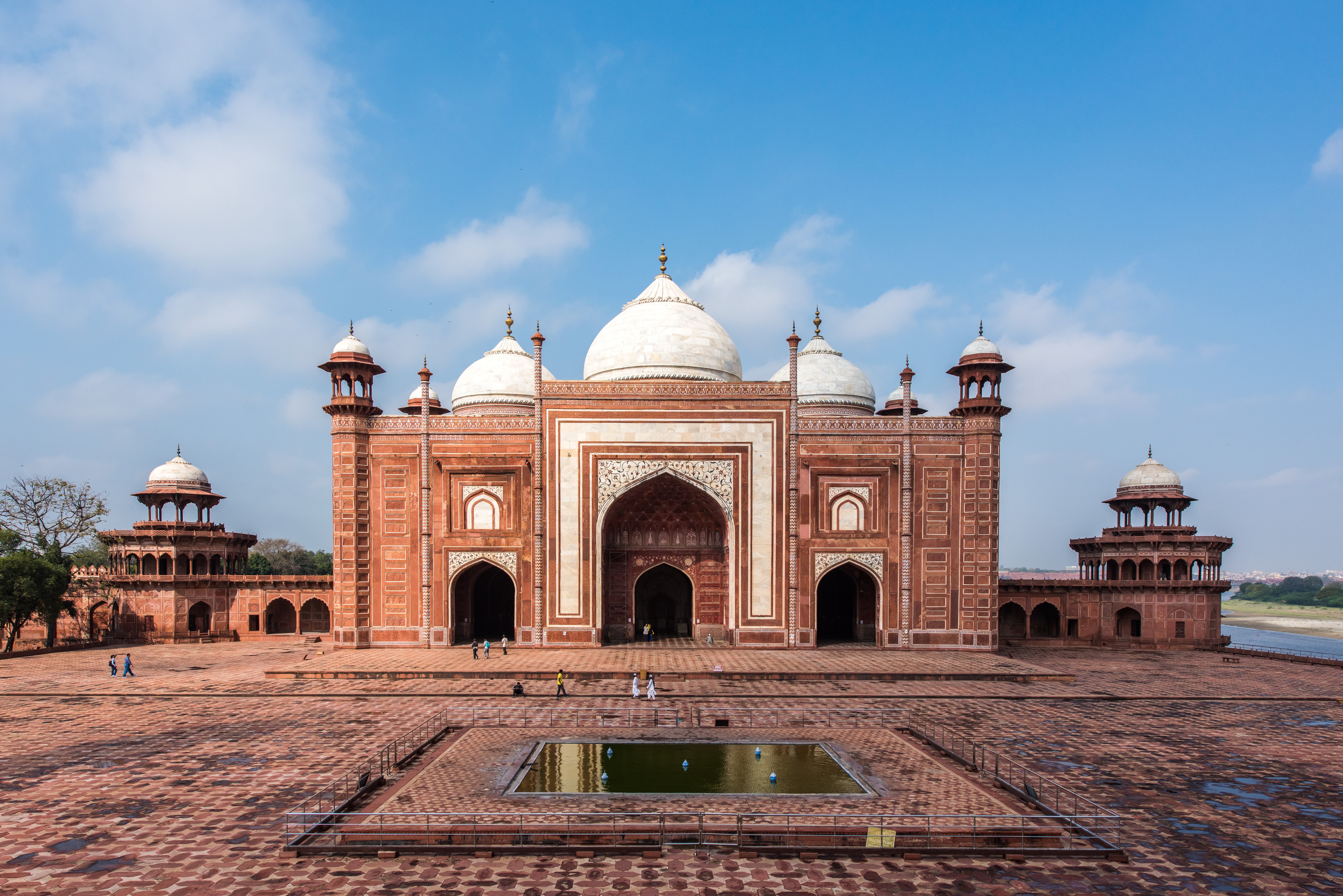 Taj Mahal complex, India HD Wallpaper