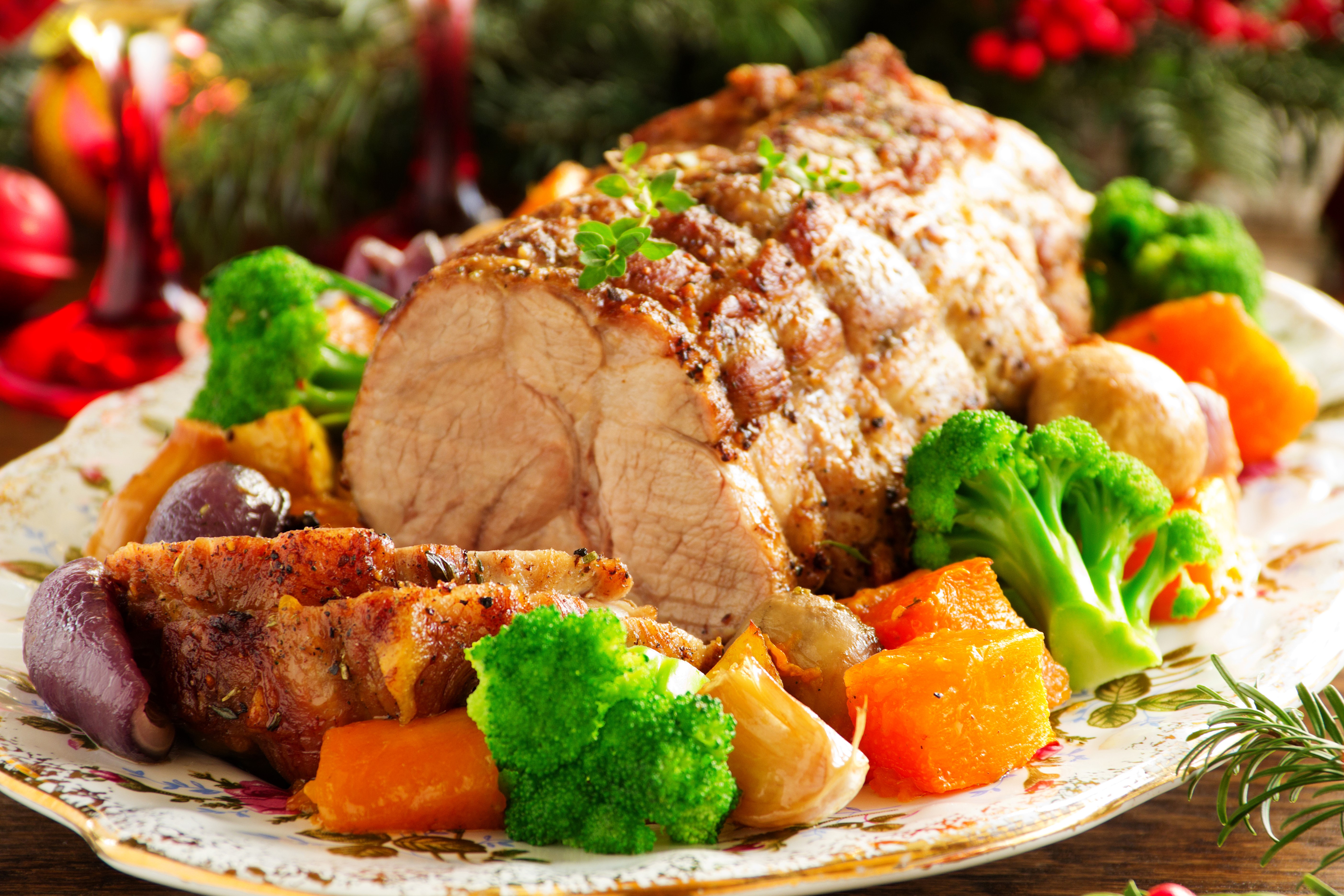 Roast Meat with Vegetables HD Wallpaper