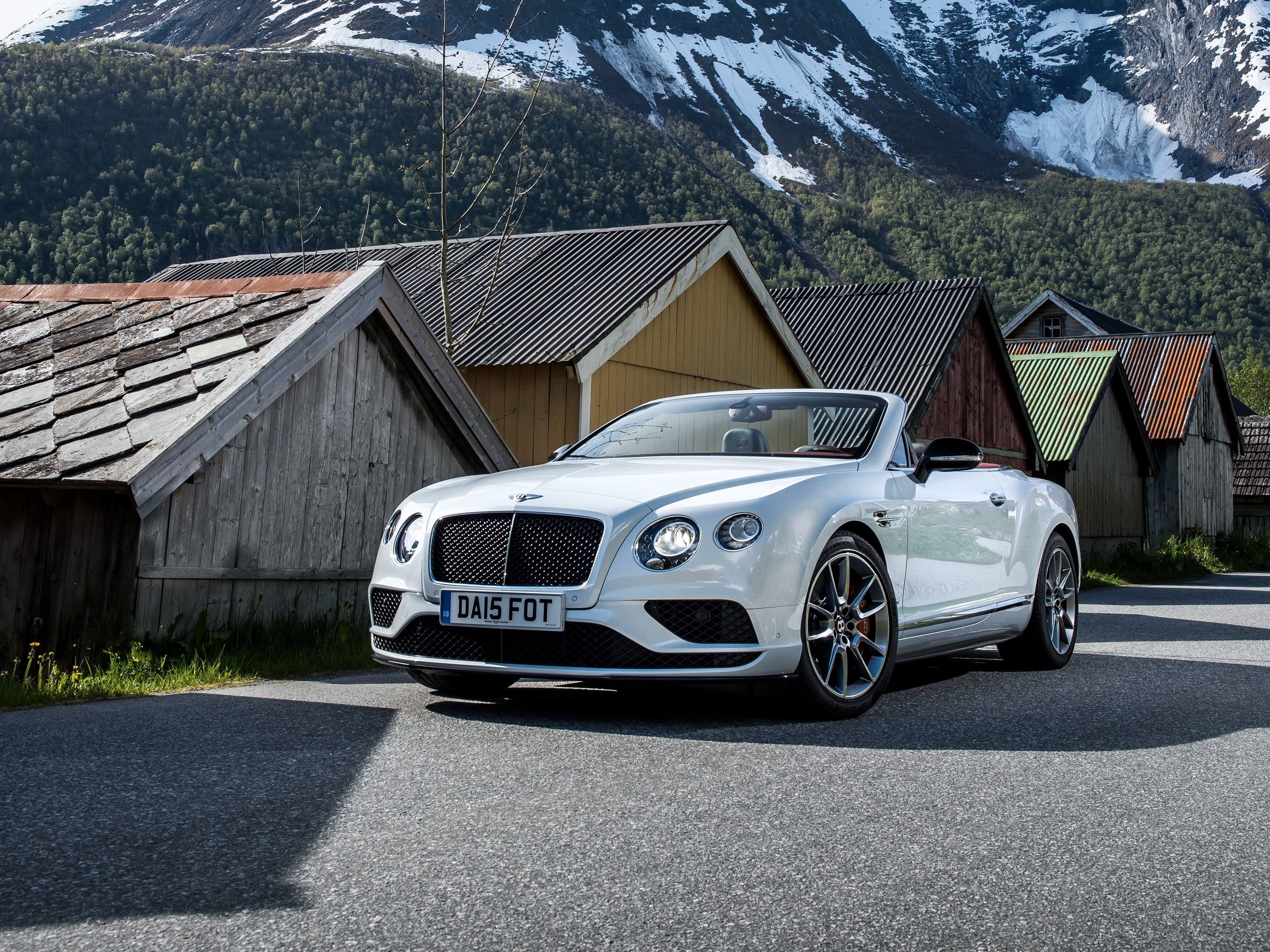 White Bentley Continental GT V8 S Convertible in Norway HD Wallpaper