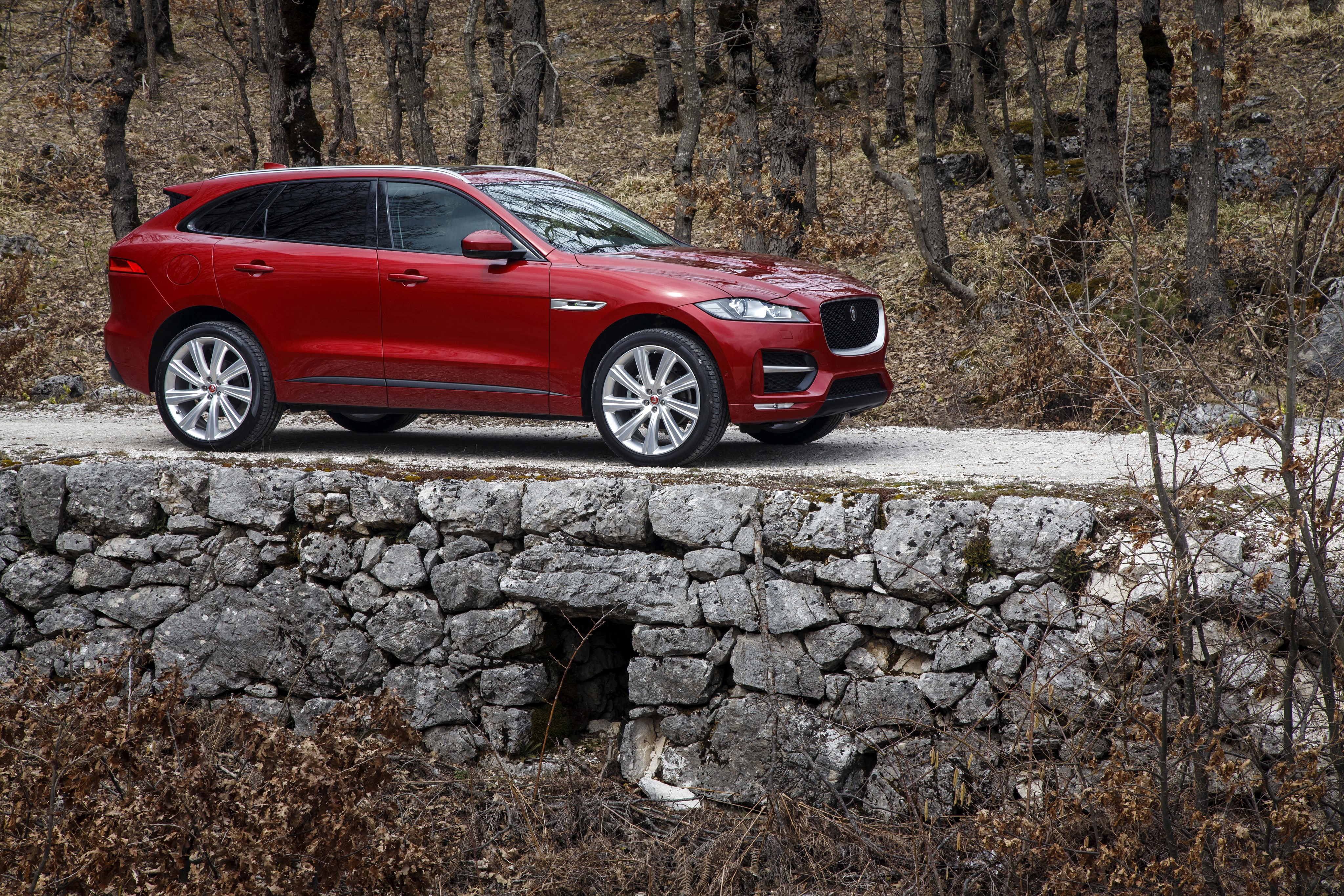 Red 2016 Jaguar F-Pace R-Sport HD Wallpaper