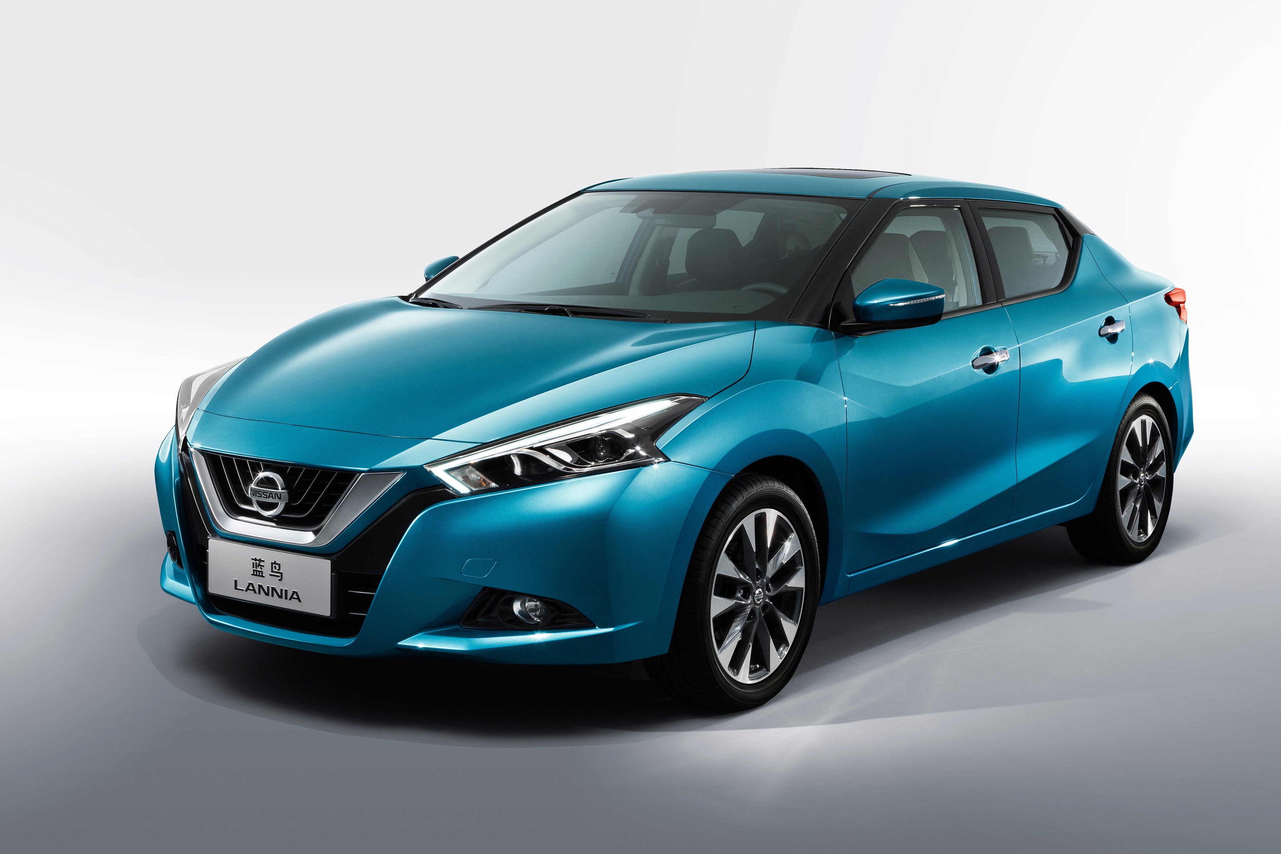 4K 2015 Nissan Lannia HD Wallpaper