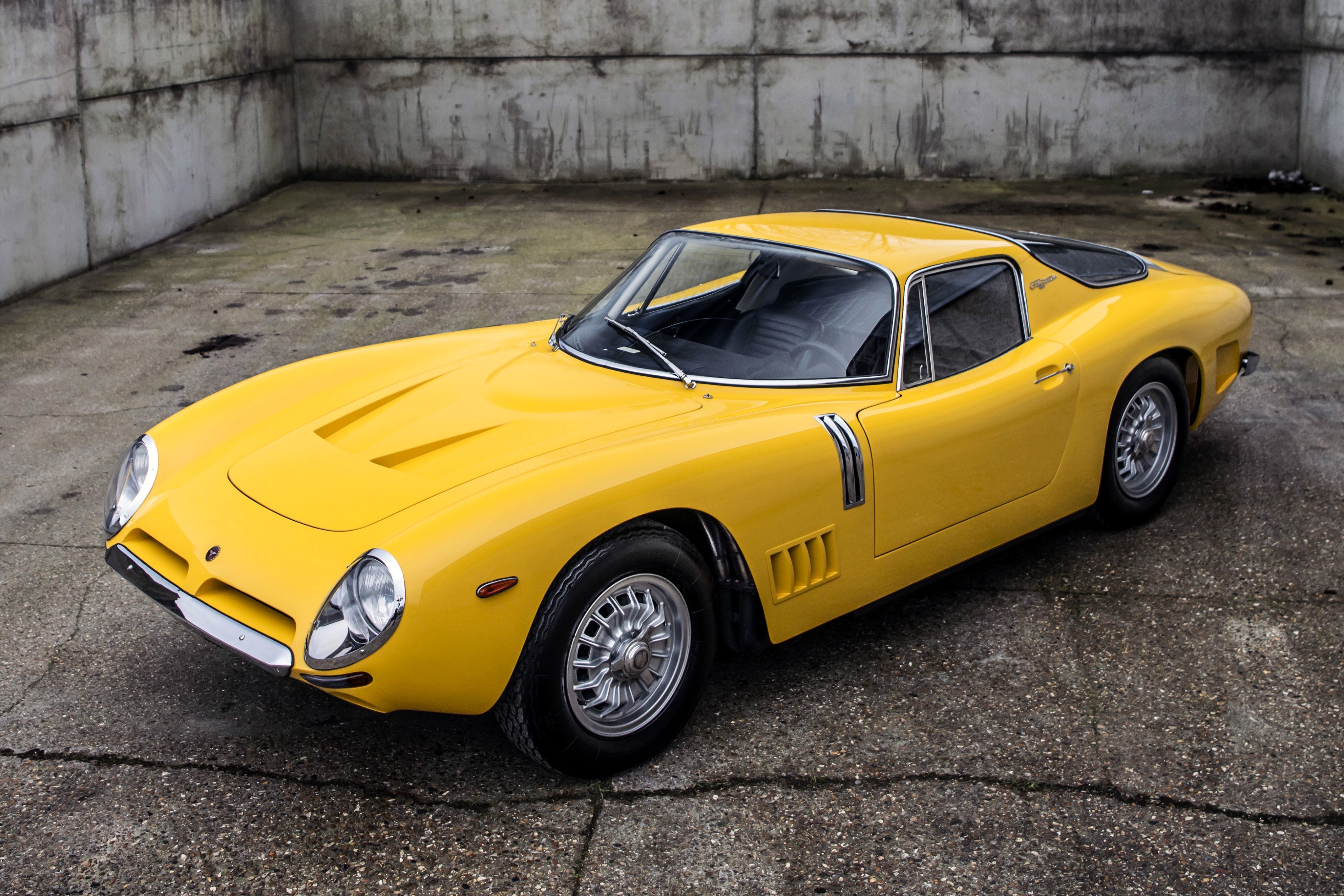 4K Retro Yellow Metallic Sports Car HD Wallpaper