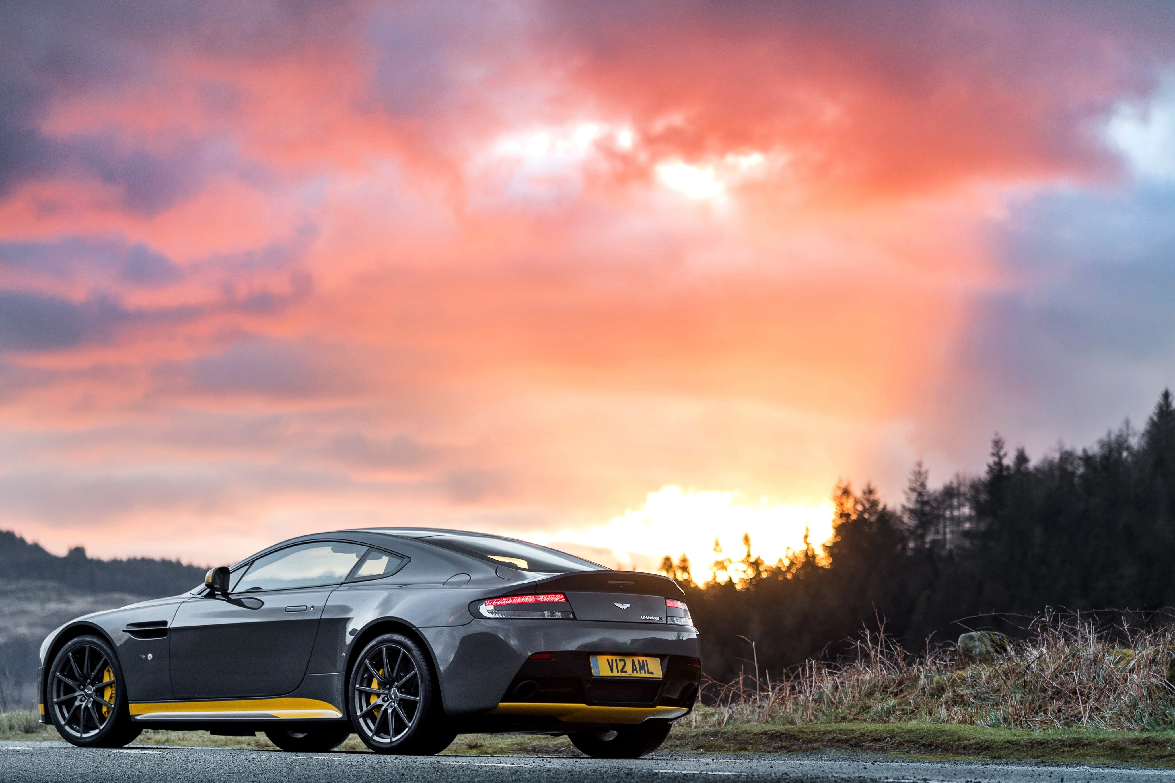 Aston Martin V12 Vantage S Sport-Plus Pack HD Wallpaper