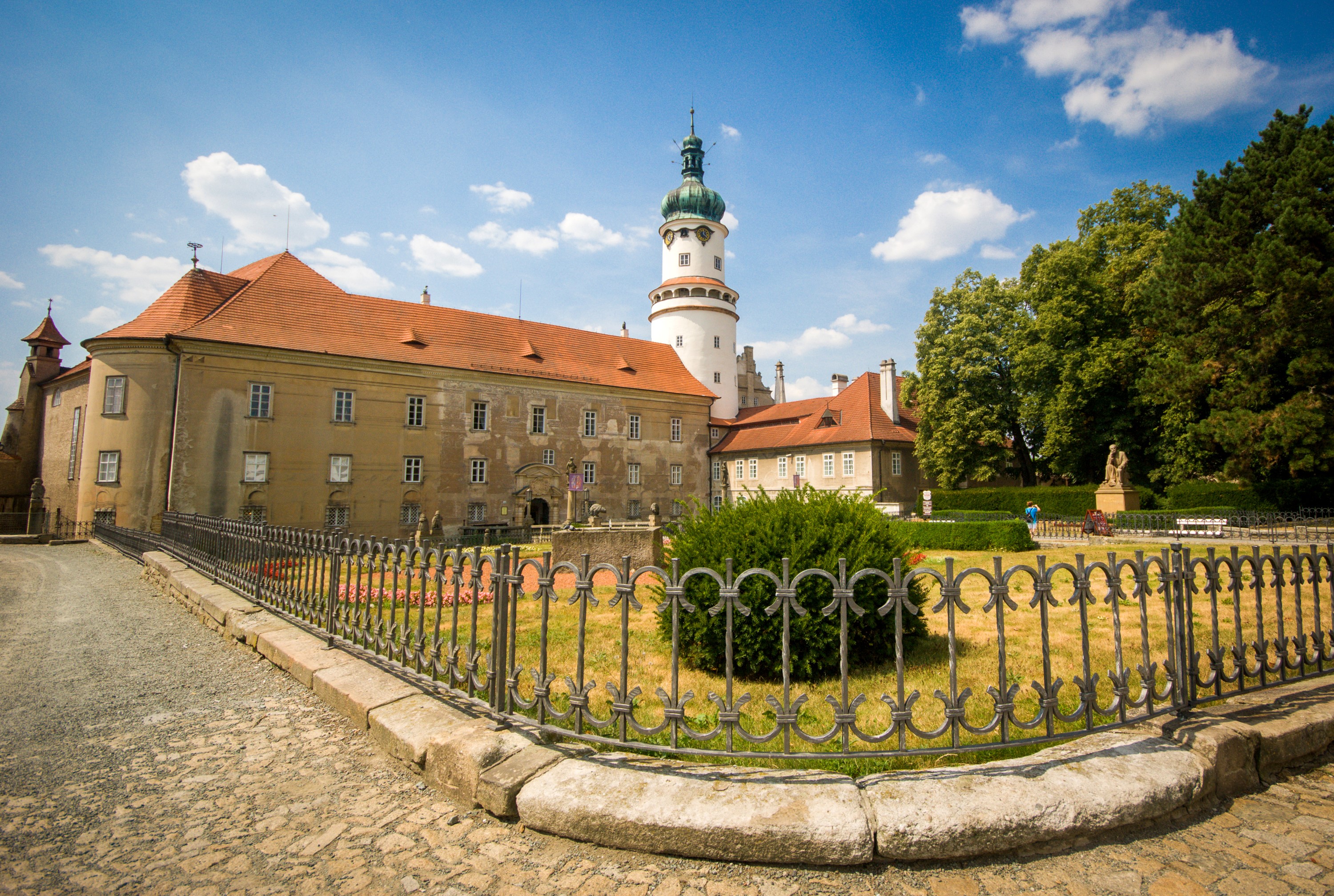 Nove Mesto Nad Metuji Castle in the Czech Republic HD Wallpaper