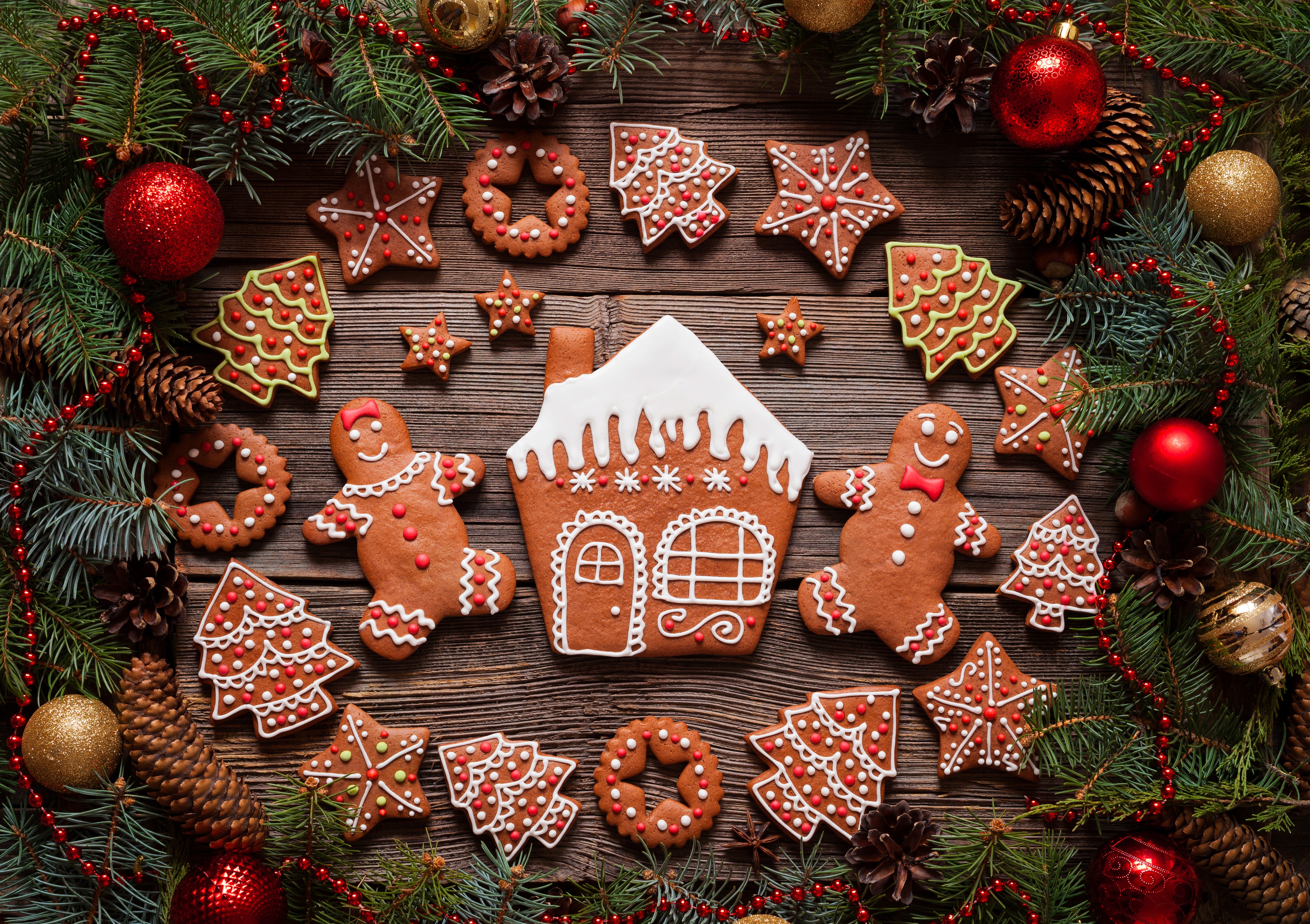 Christmas gingerbread cookies and decorations HD Wallpaper