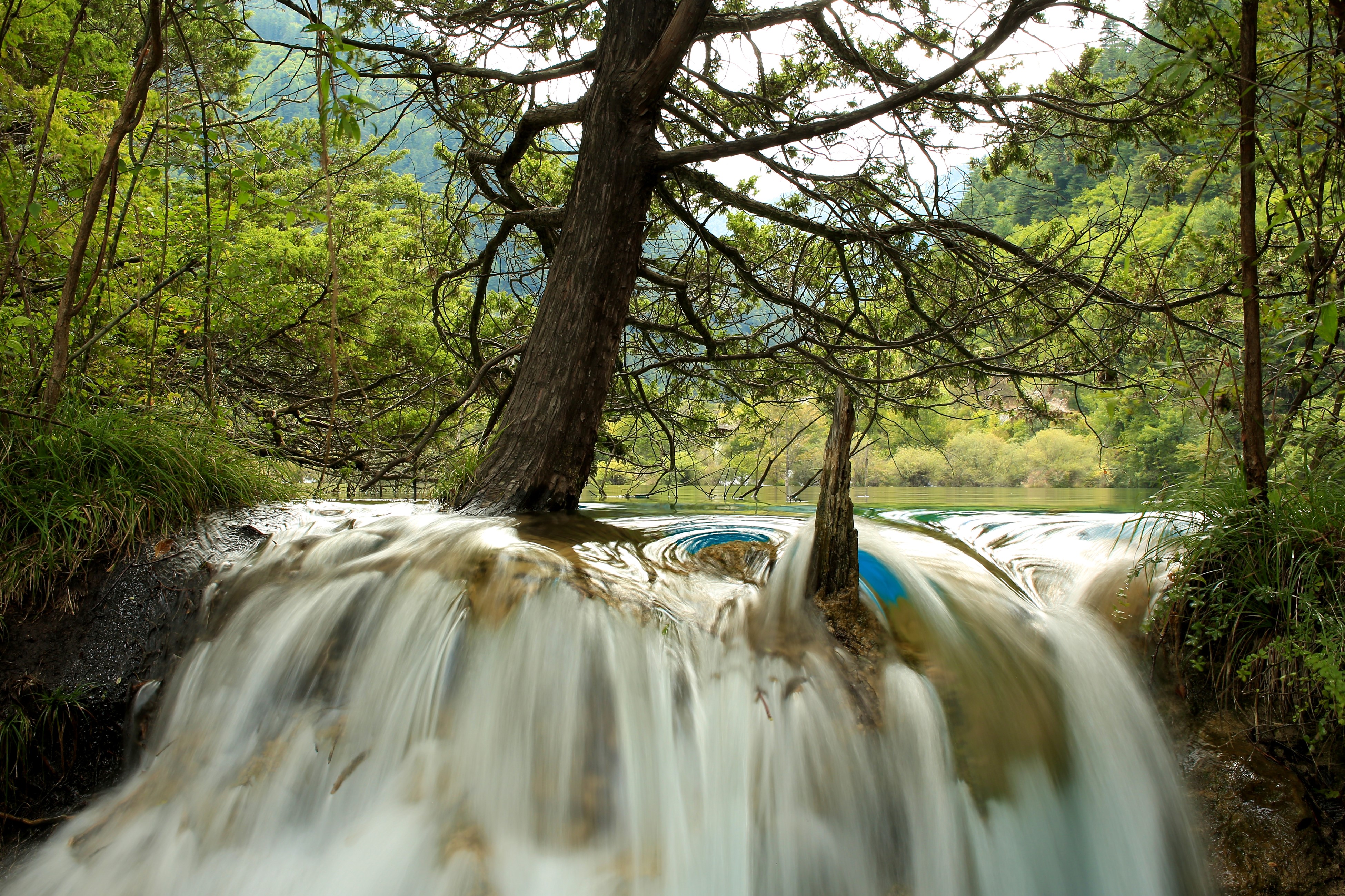 4K Waterfall in Jiuzhaigou Park, China HD Wallpaper
