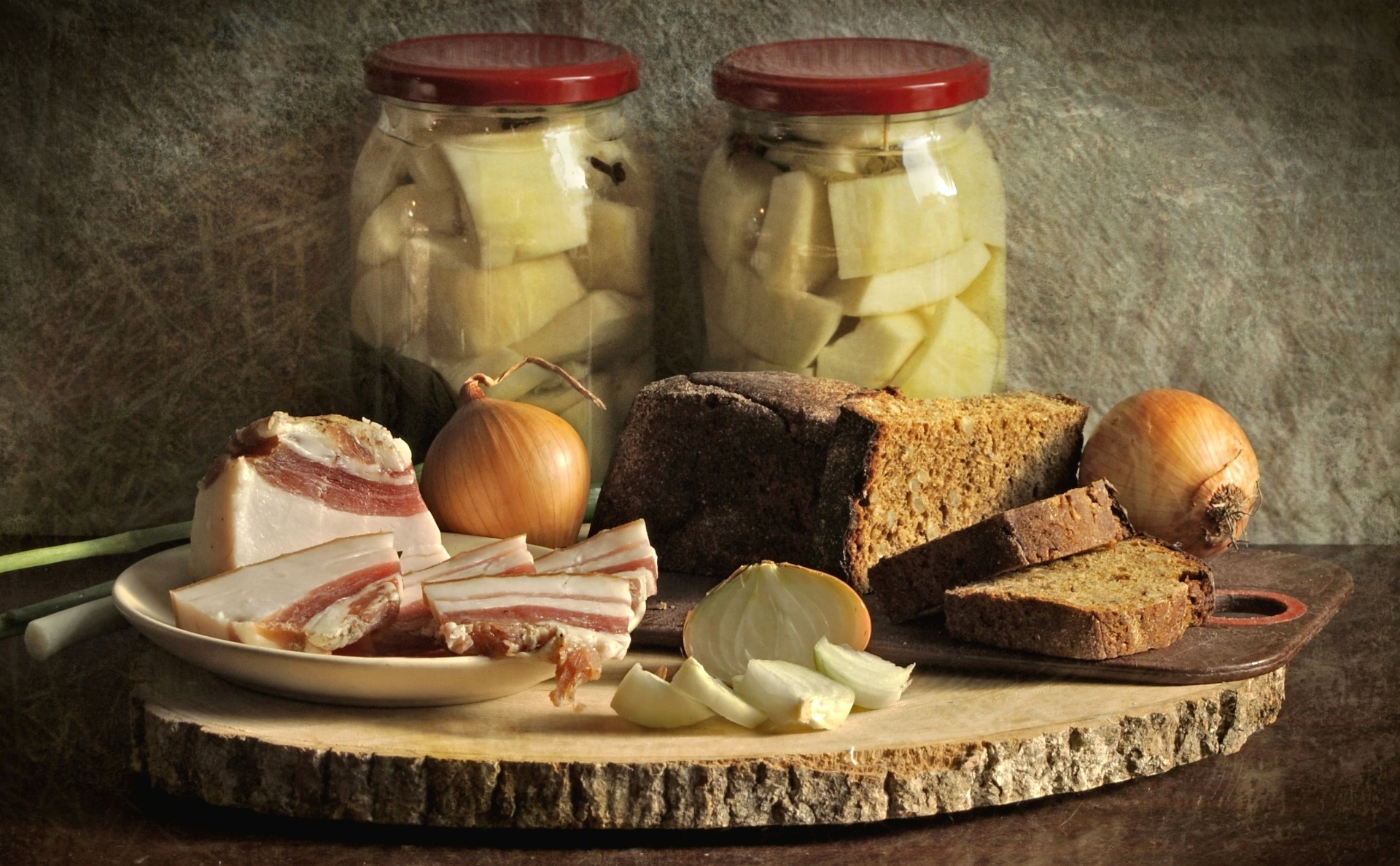 Salo, Bread, Onions, and Pickled Vegetables in Jars HD Wallpaper