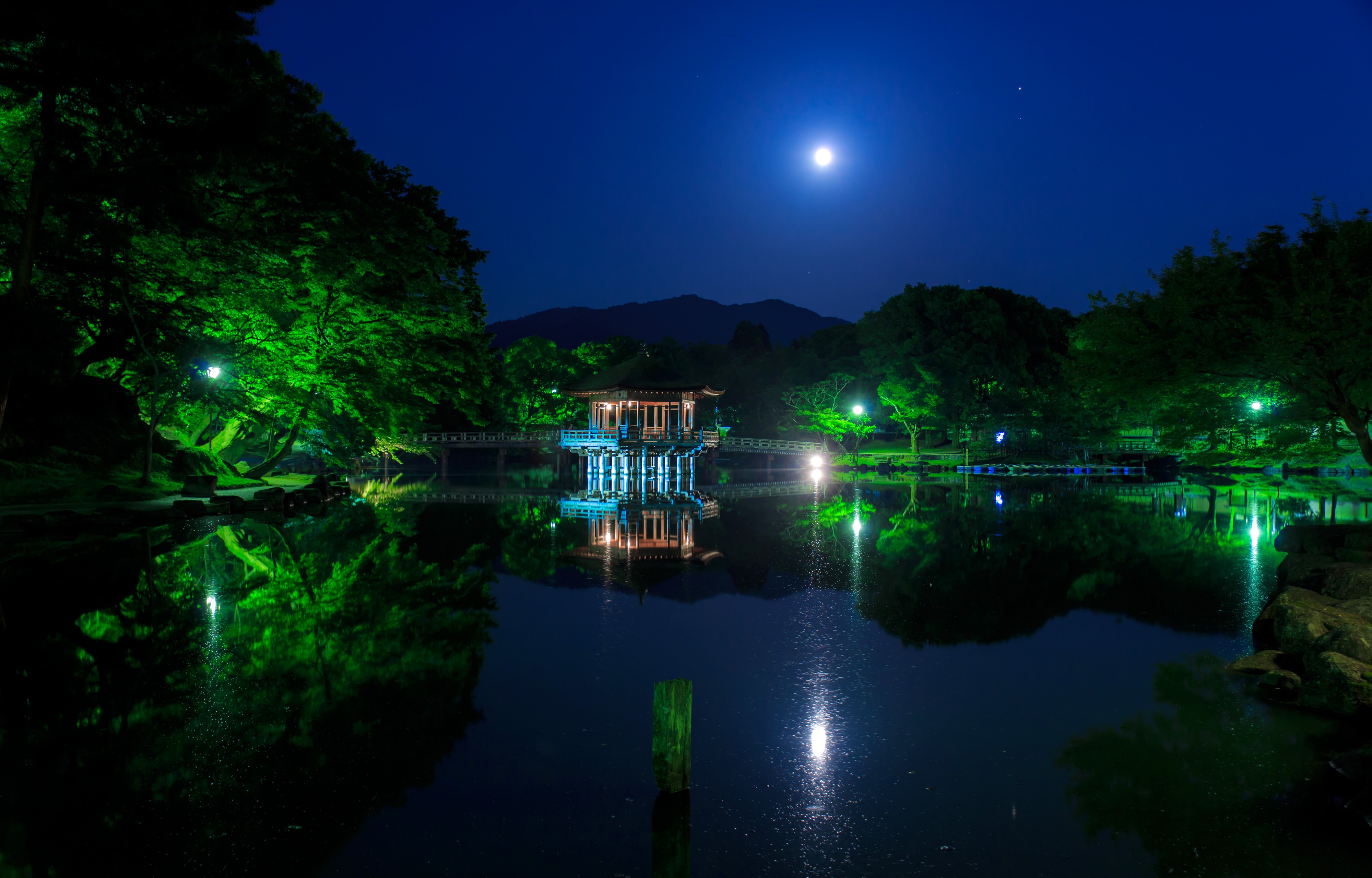 Ukimido Pagoda at Night in Japan HD Wallpaper