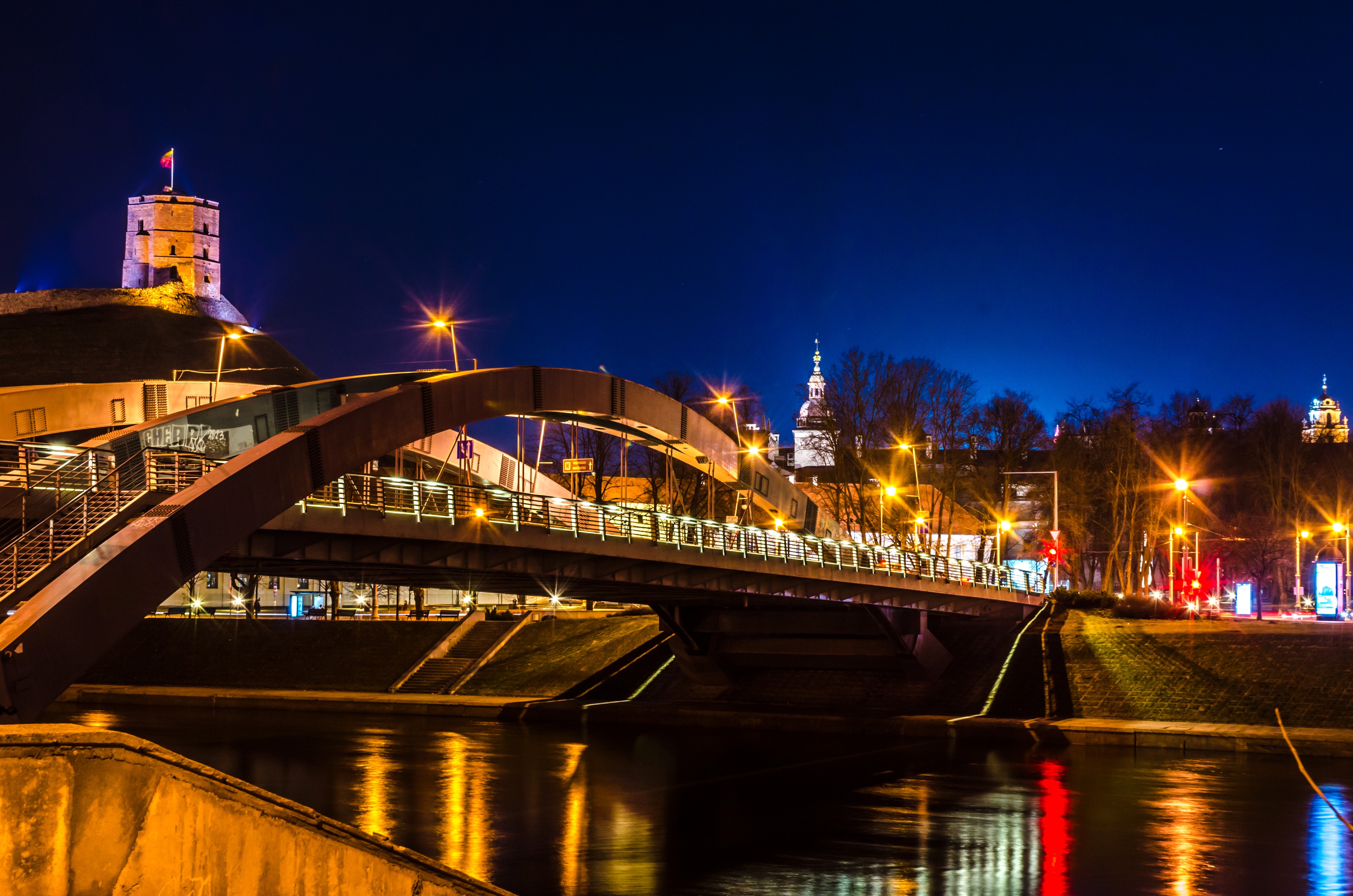 Mindaugas Bridge over river at night in Vilnius, Lithuania HD Wallpaper