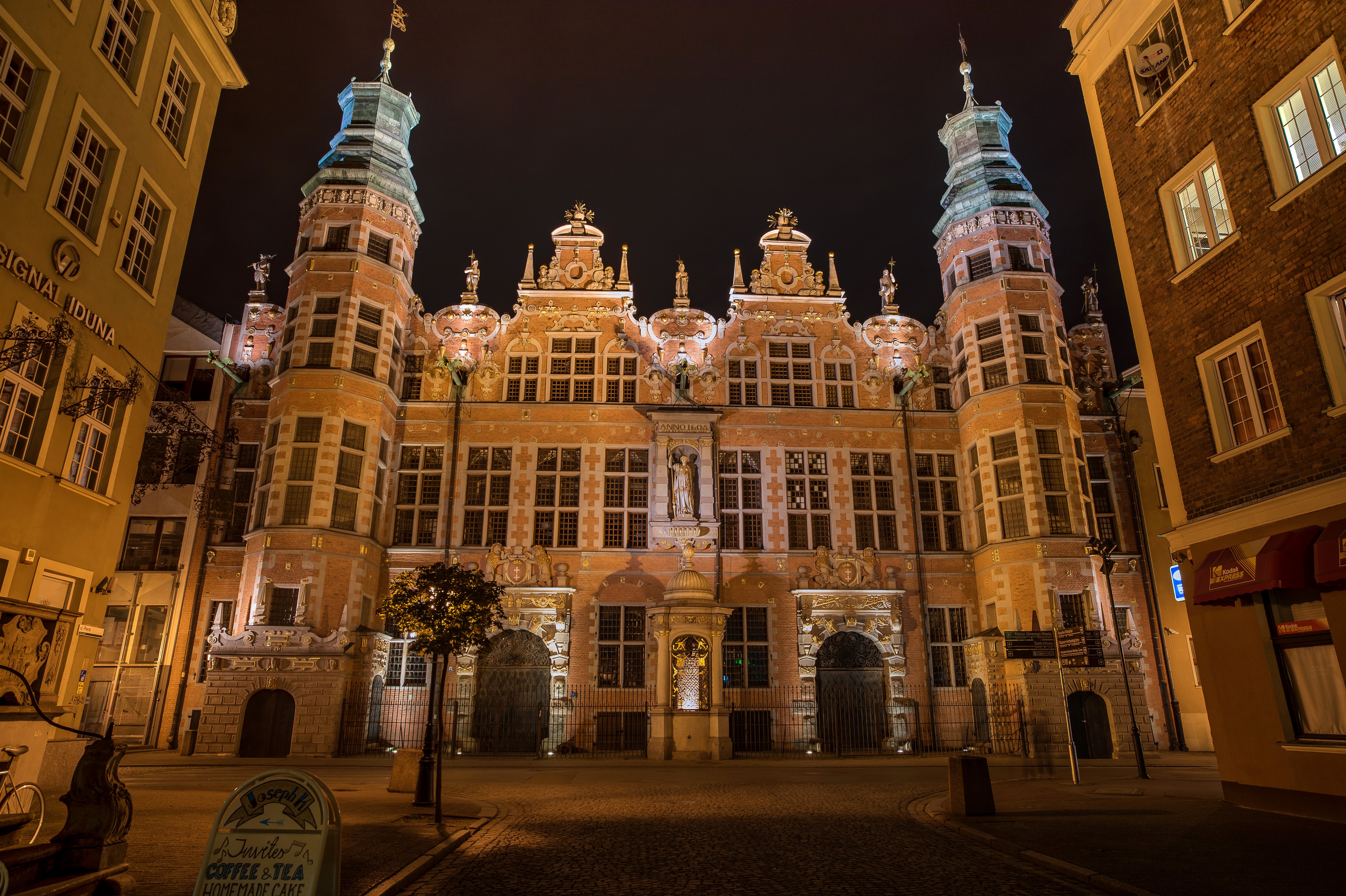 Gdańsk Houses at Night HD Wallpaper