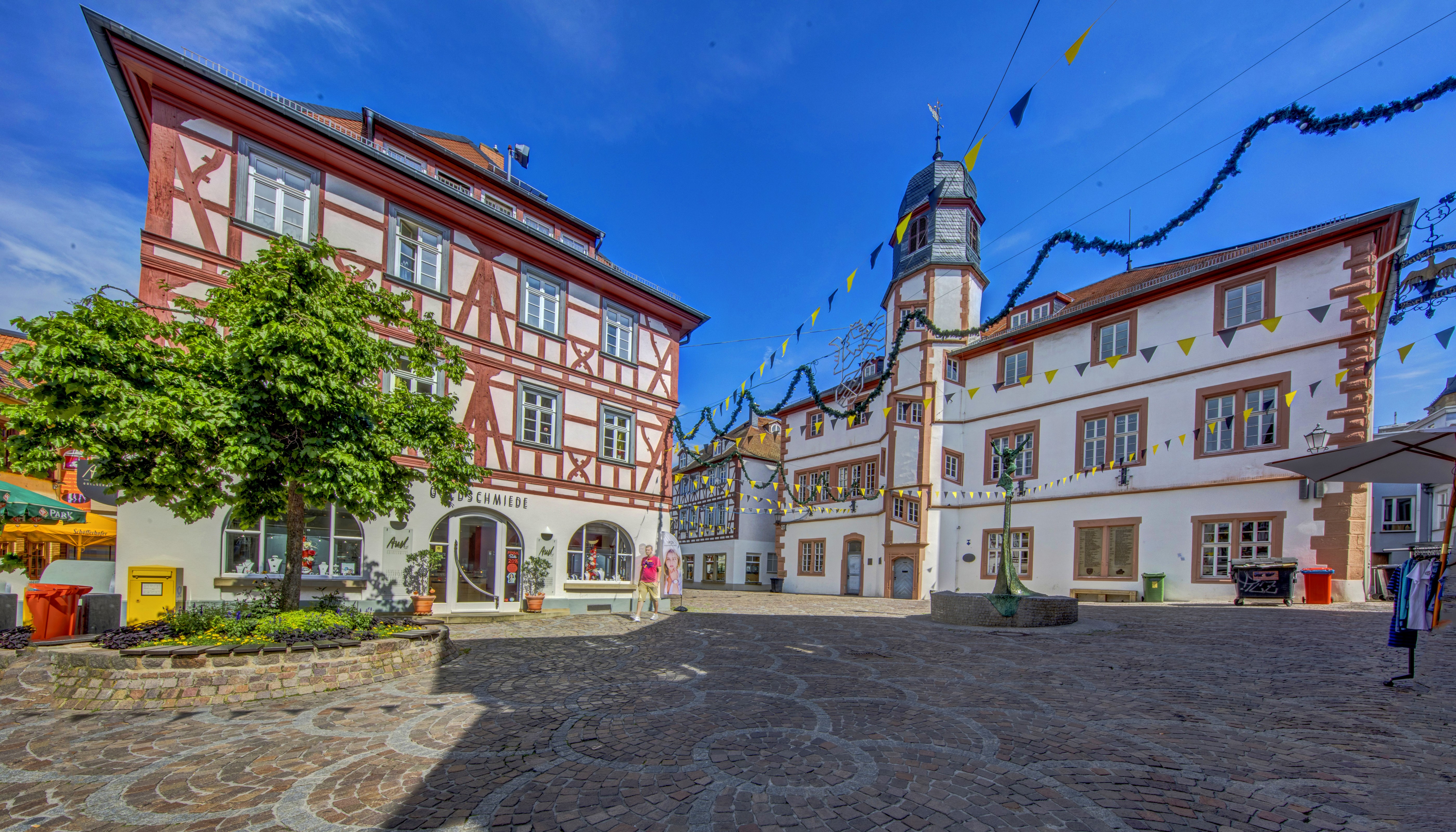 Alzey, Germany Town Square with Half-Timbered Houses HD Wallpaper