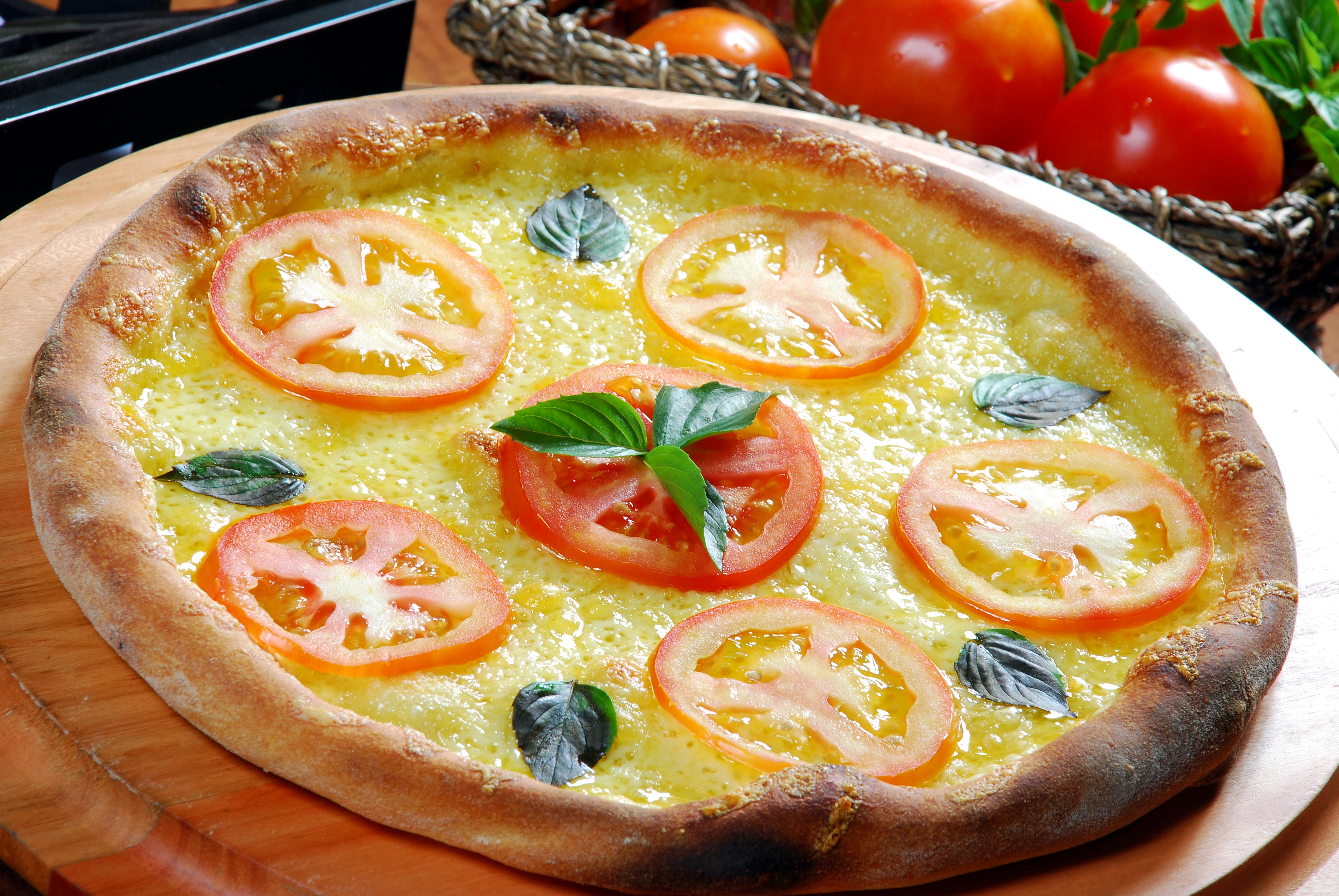Pizza with Tomatoes and Basil HD Wallpaper