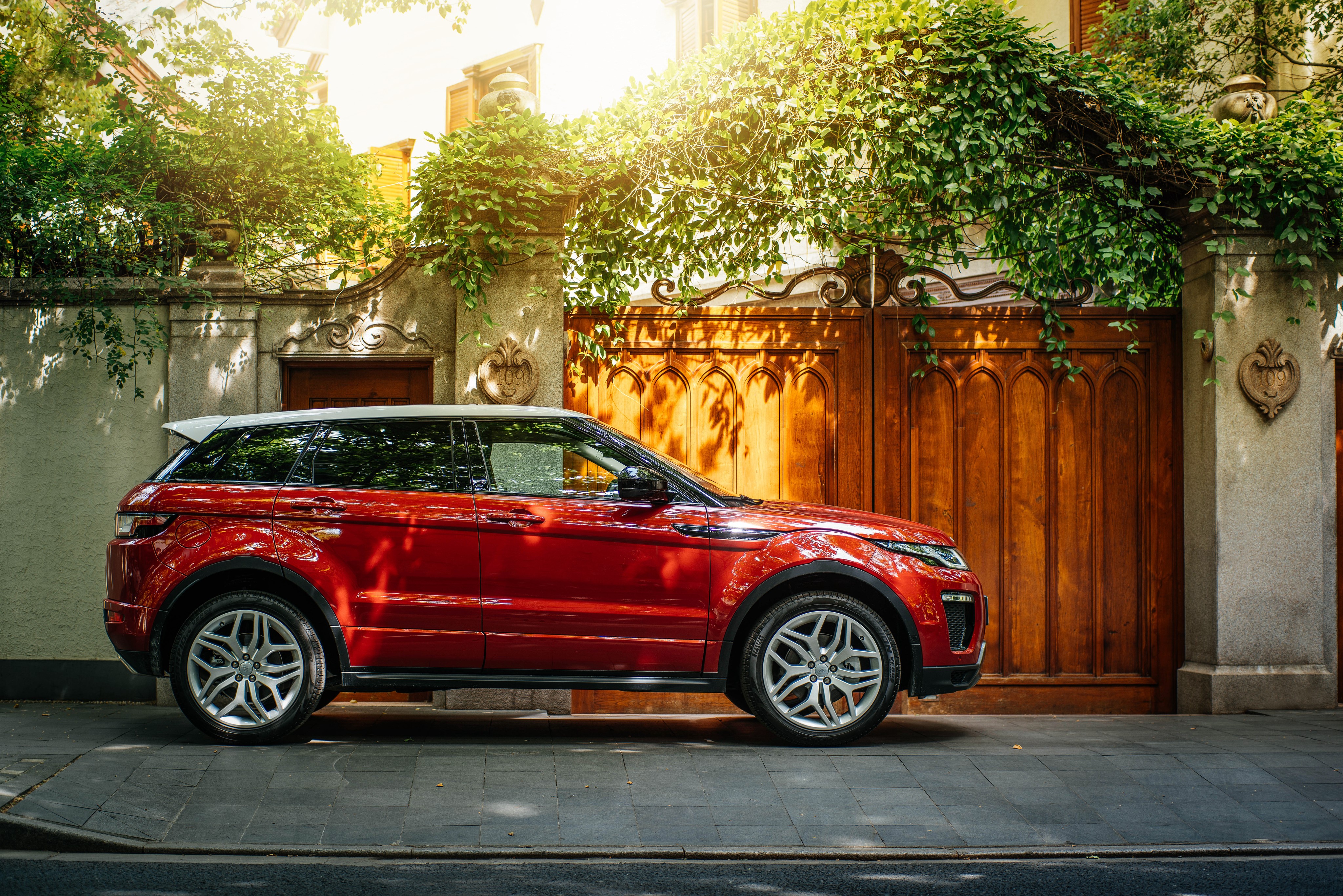 Red 2016 Range Rover Evoque HSE Dynamic HD Wallpaper