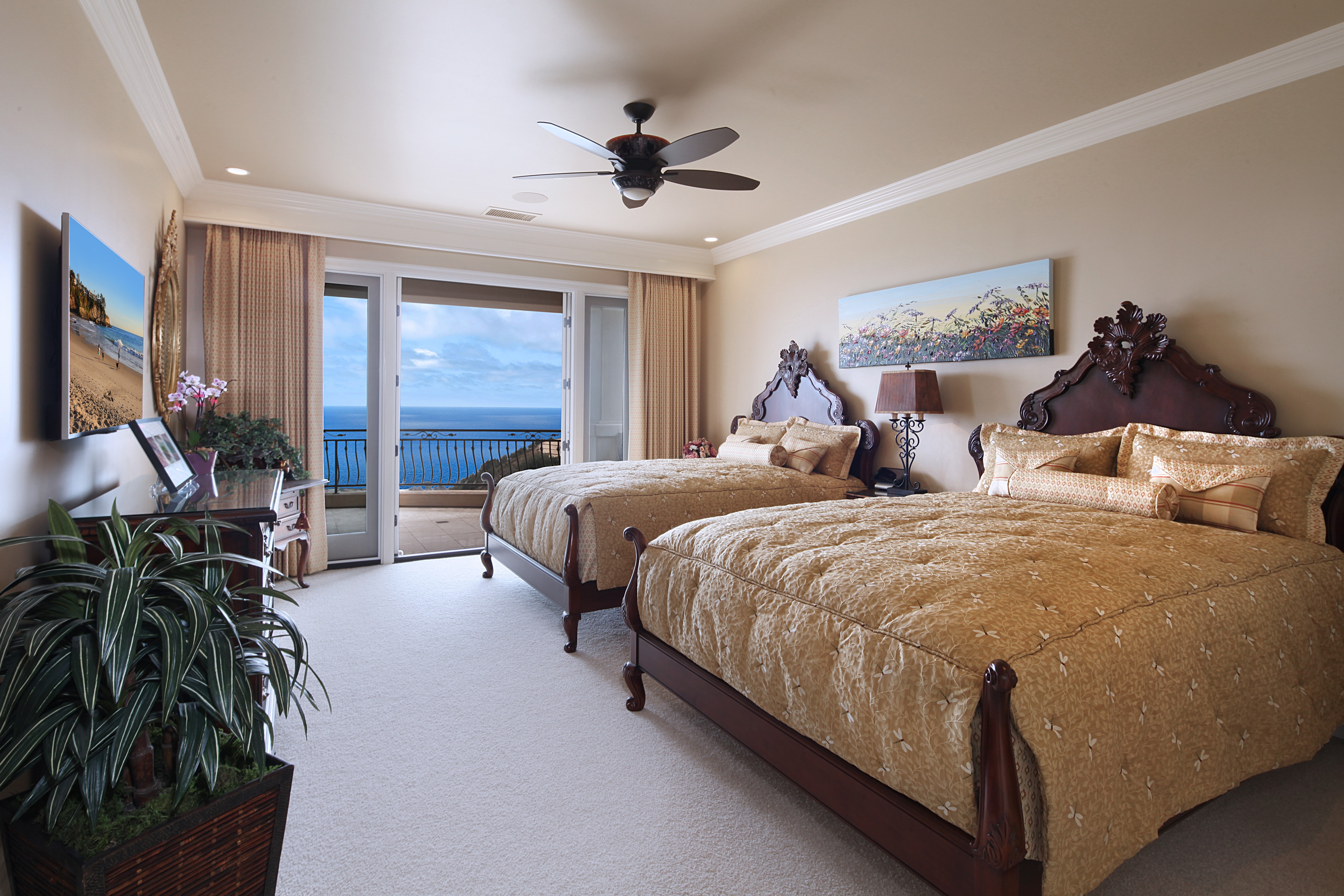Bedroom with two beds and ocean view HD Wallpaper