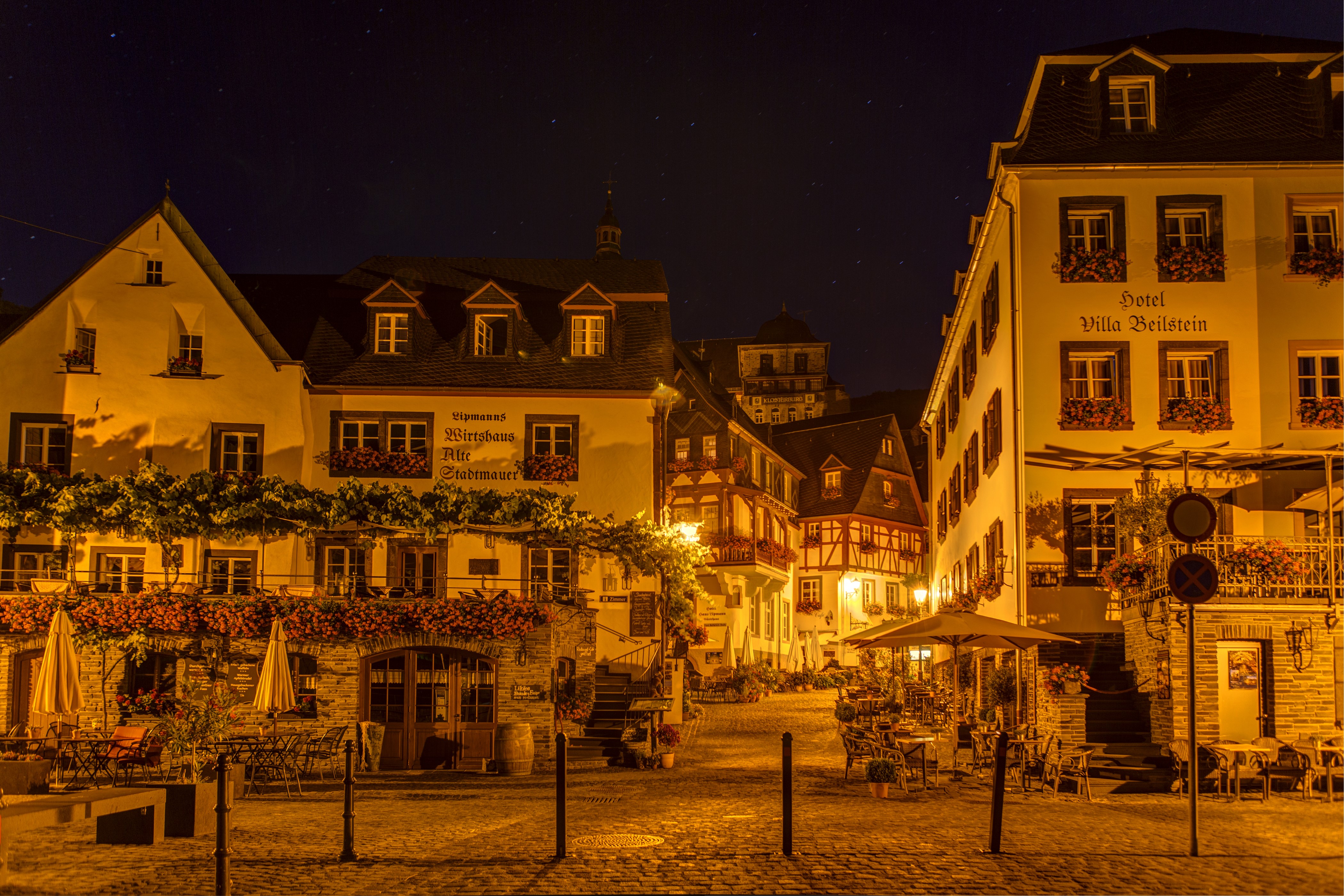 Street at Night in Beilstein, Germany HD Wallpaper