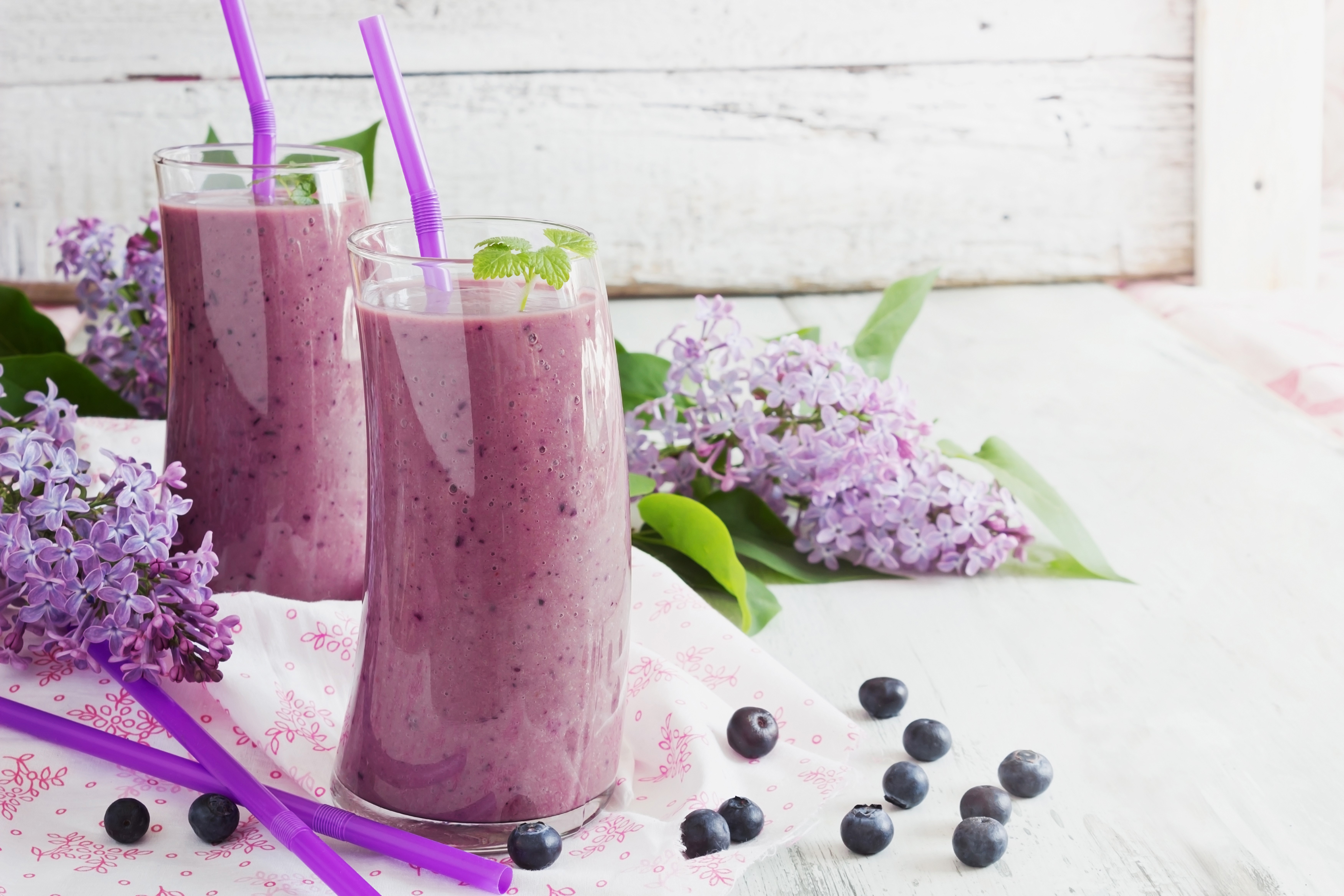 Two Blueberry Smoothies with Lilacs HD Wallpaper