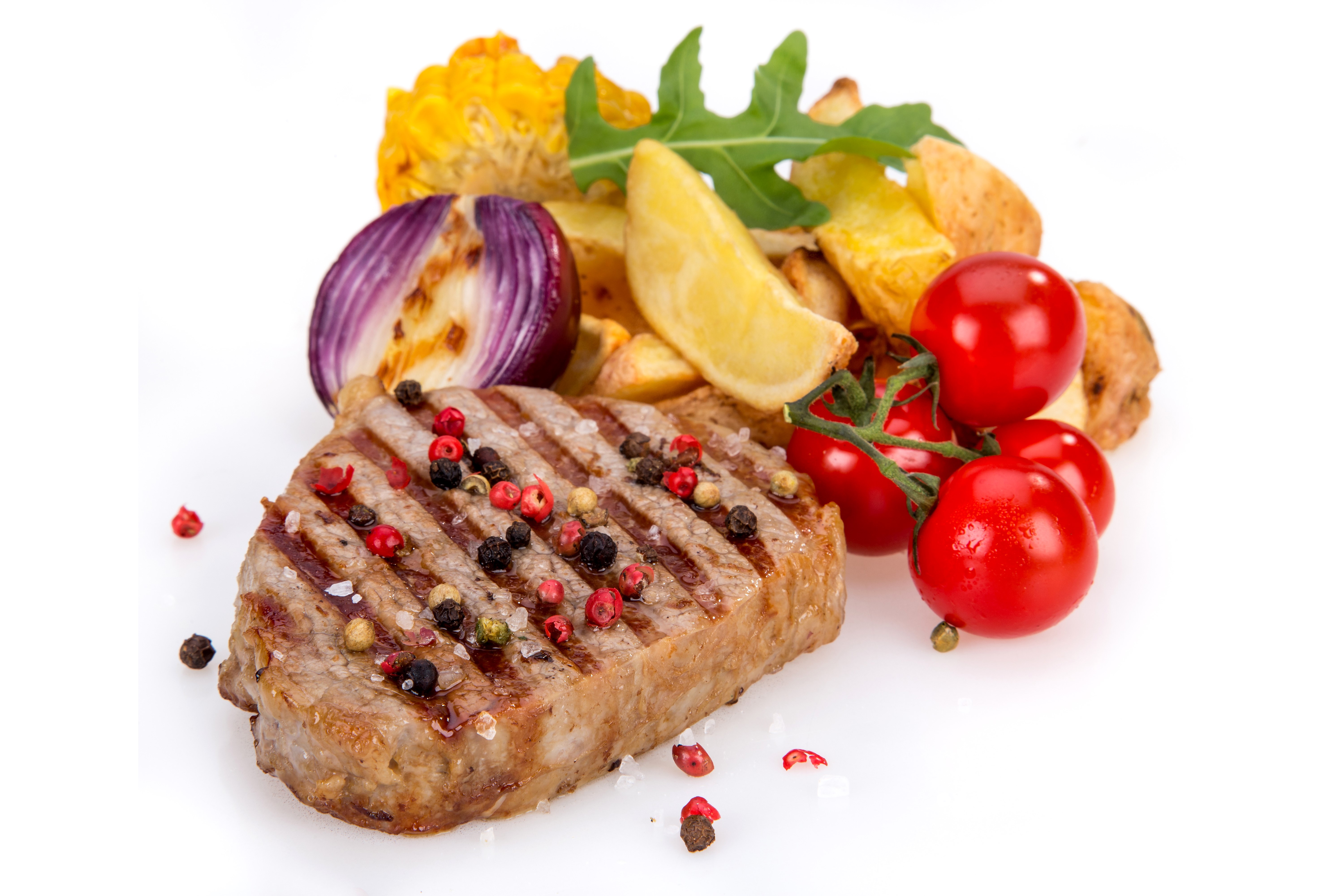 Grilled steak with potatoes, tomatoes, and onion HD Wallpaper