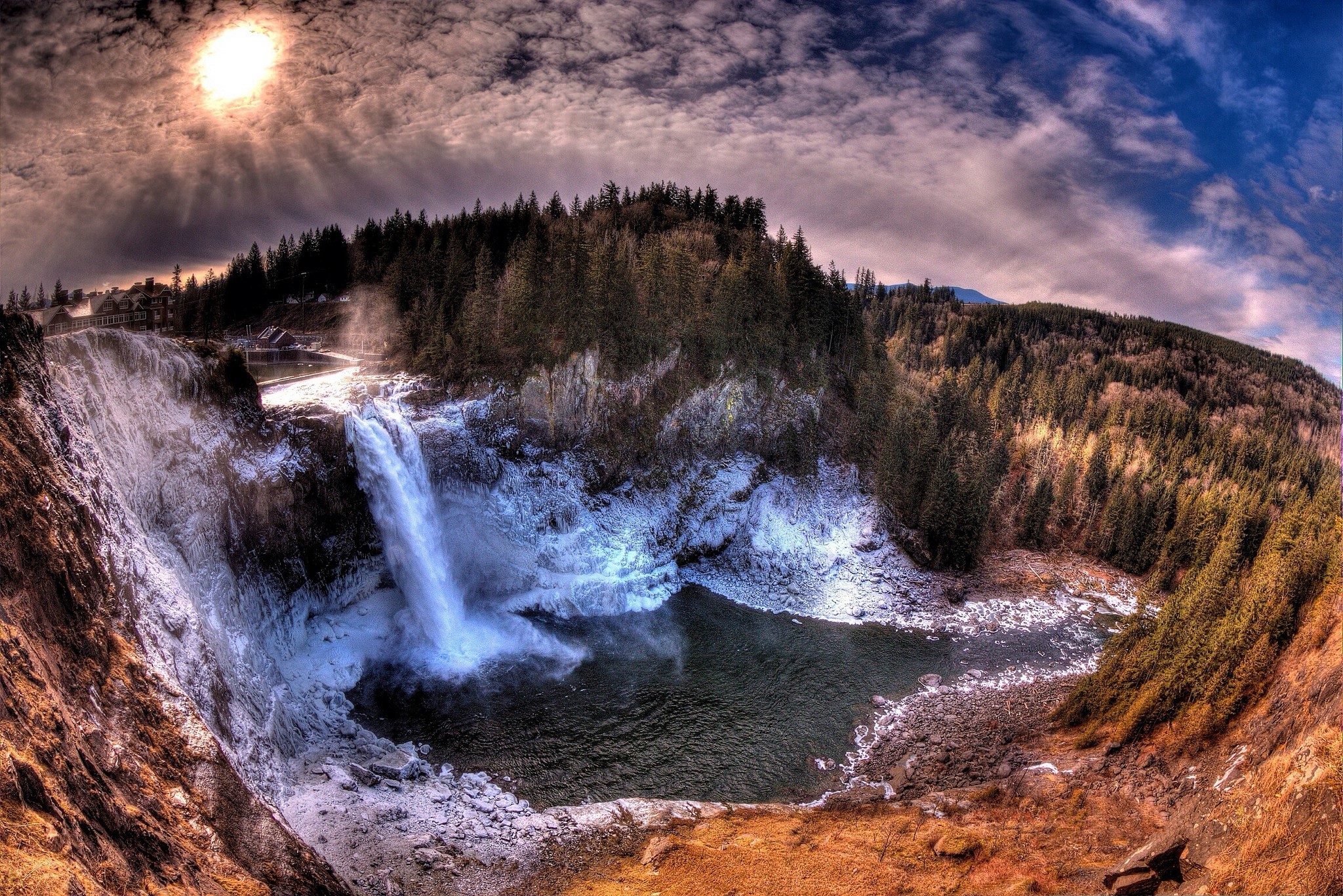 Snoqualmie Falls in Washington with Forest and Sun HD Wallpaper
