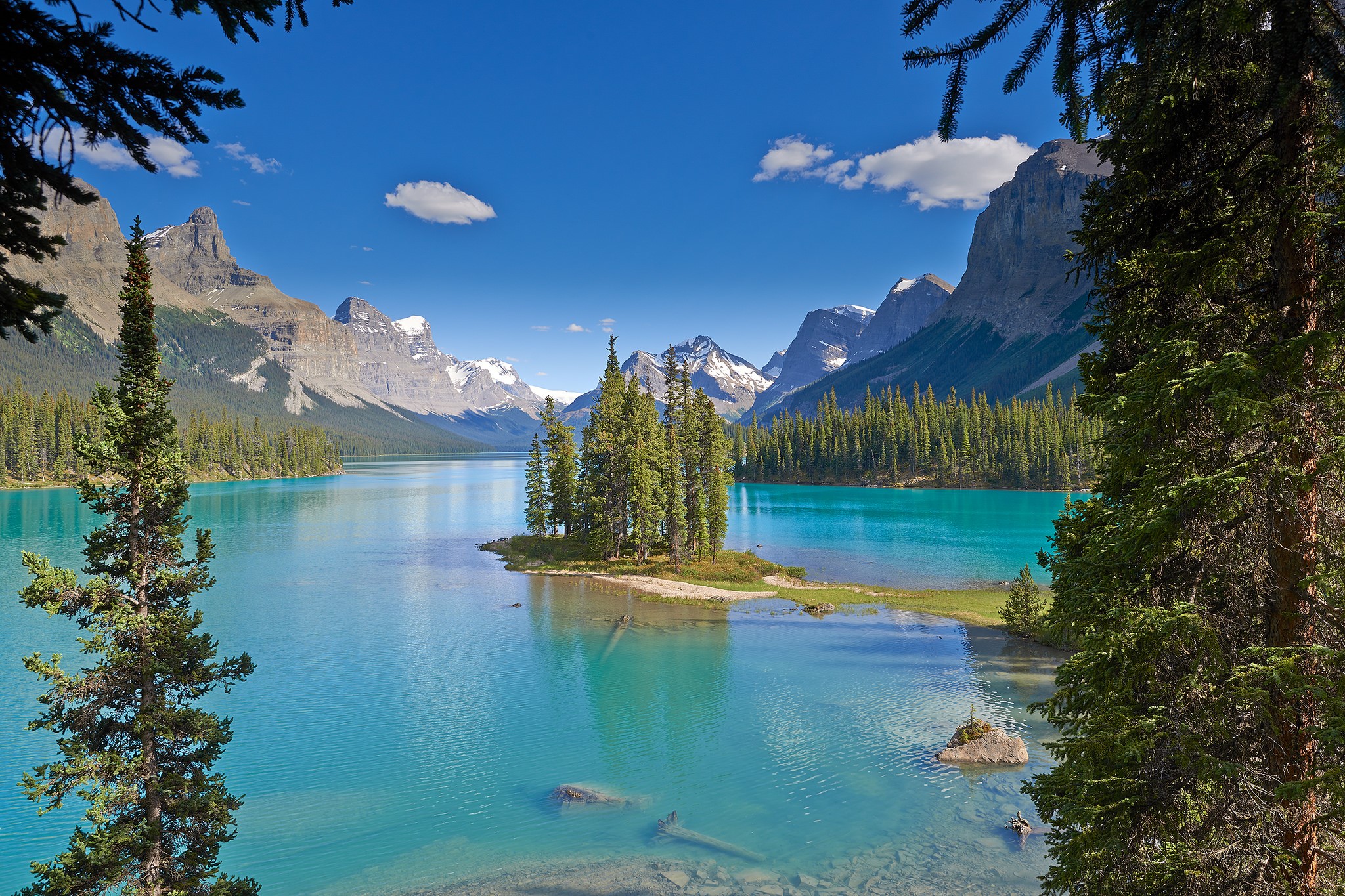 Maligne Lake Jasper National Park Canada HD Wallpaper