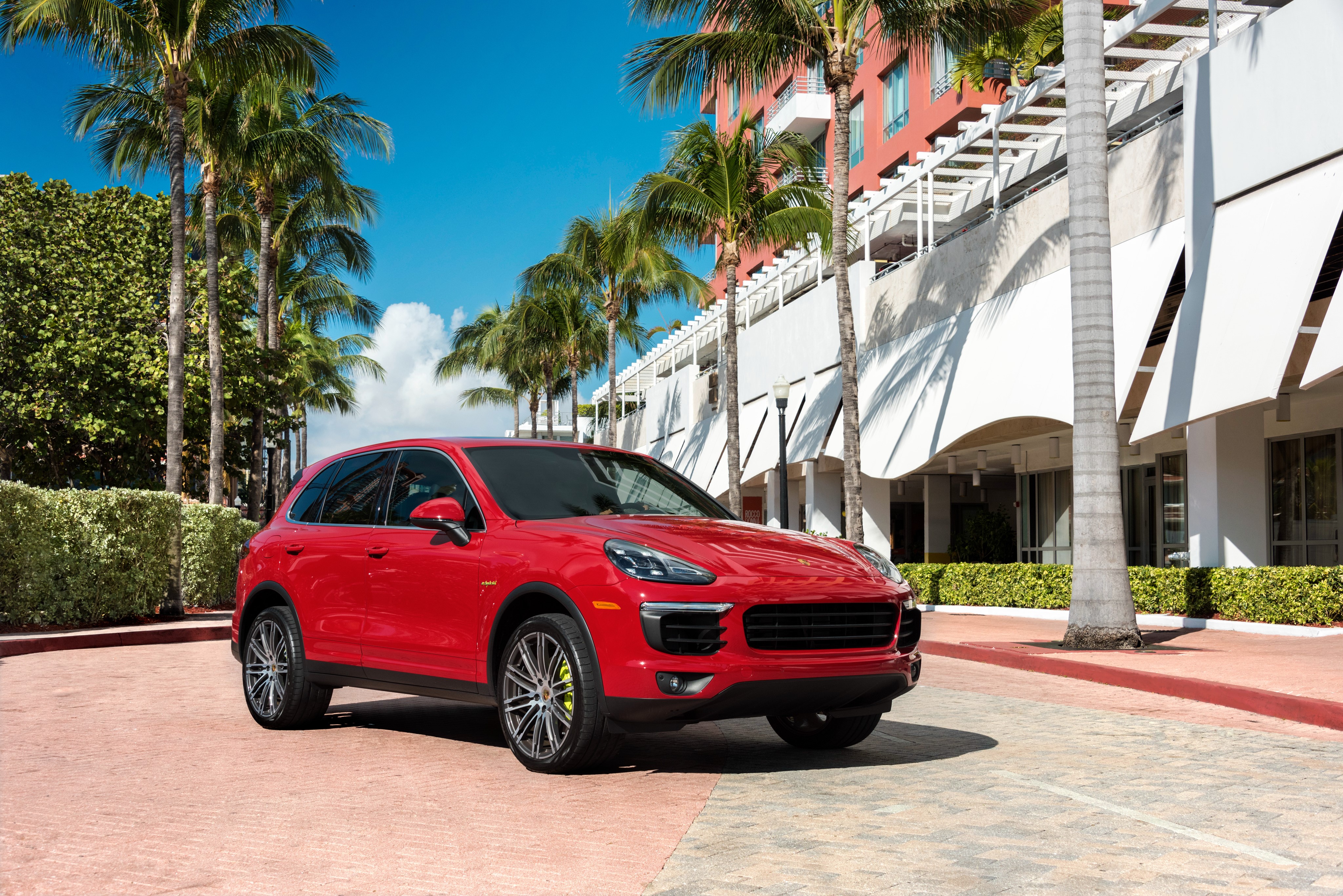 Red Porsche Cayenne HD Wallpaper