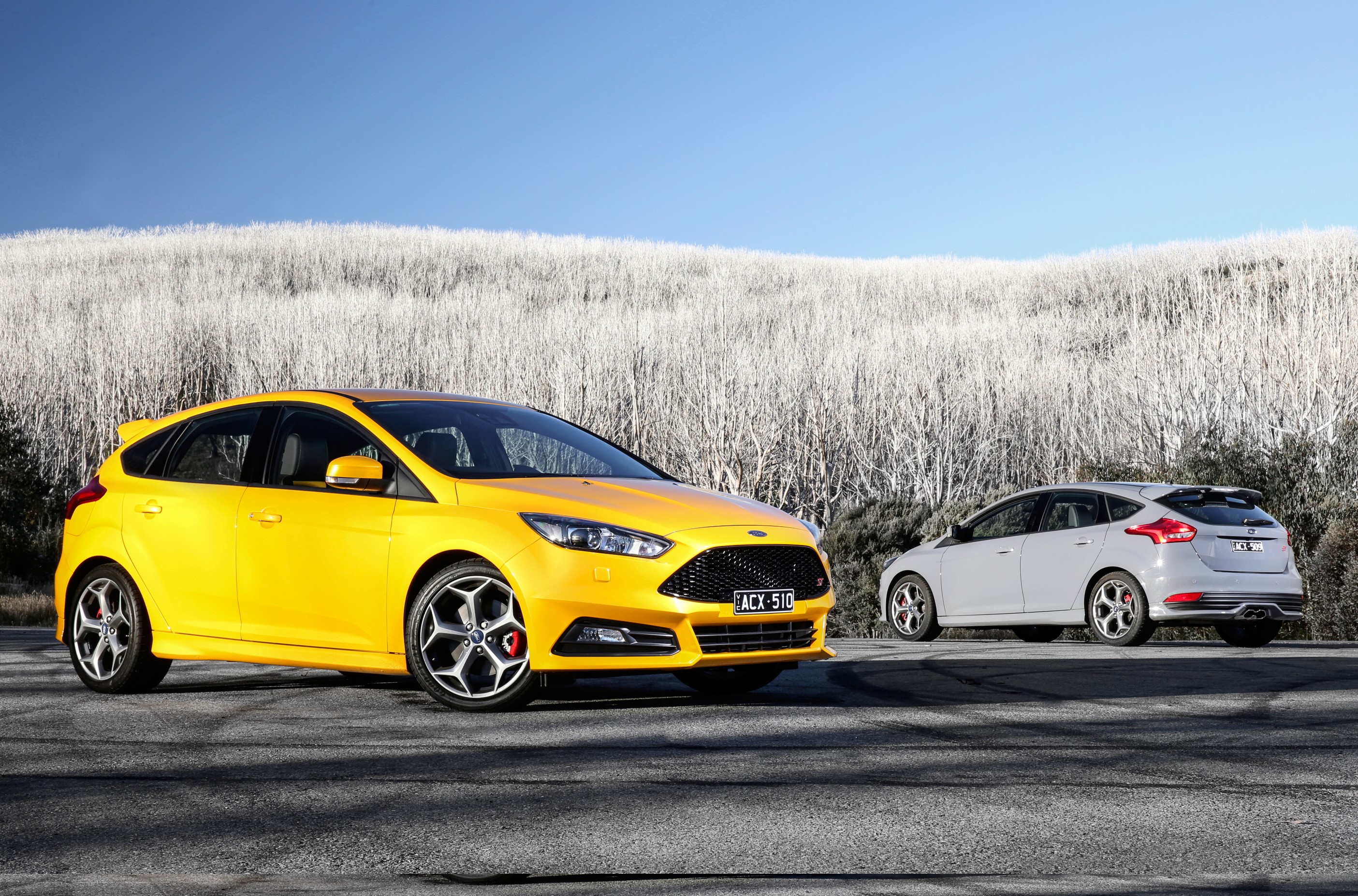Yellow and gray Ford Focus ST cars HD Wallpaper