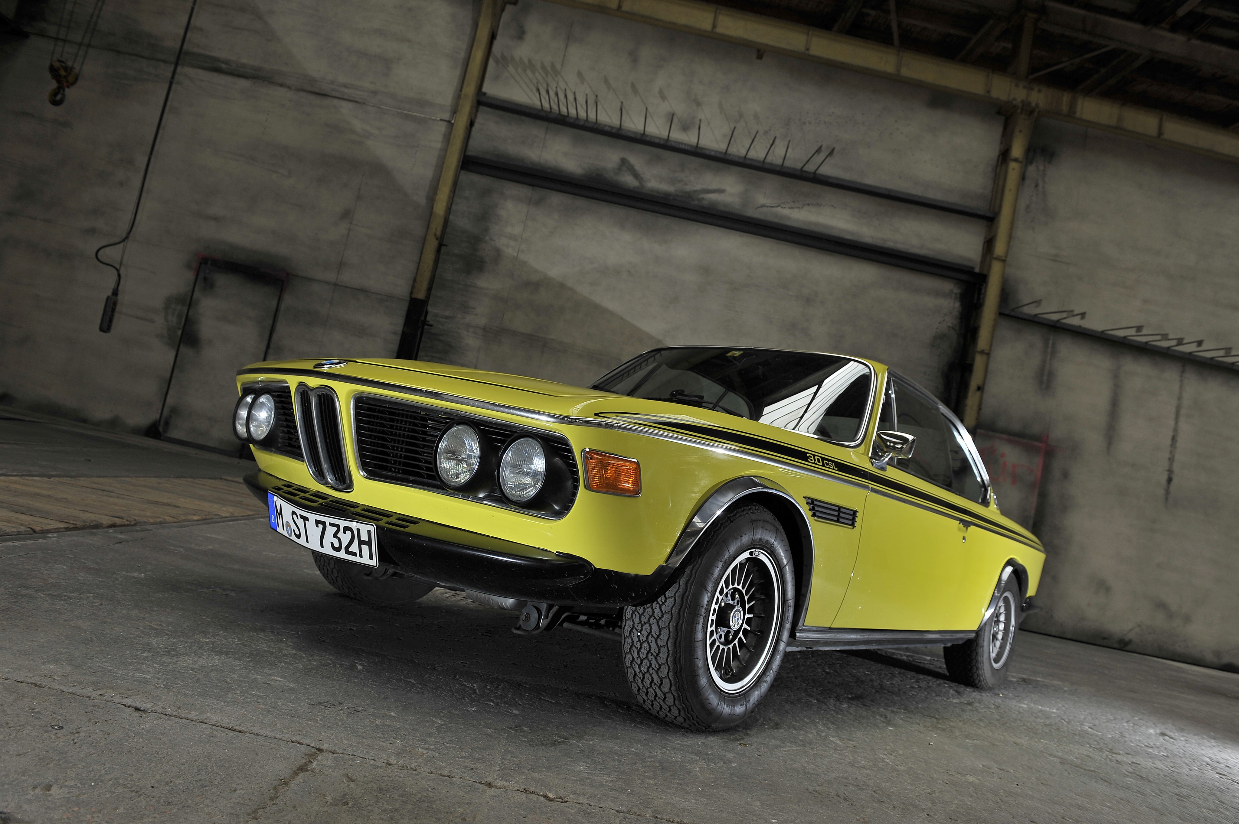 4K Yellow 1971 BMW E9 Coupe HD Wallpaper