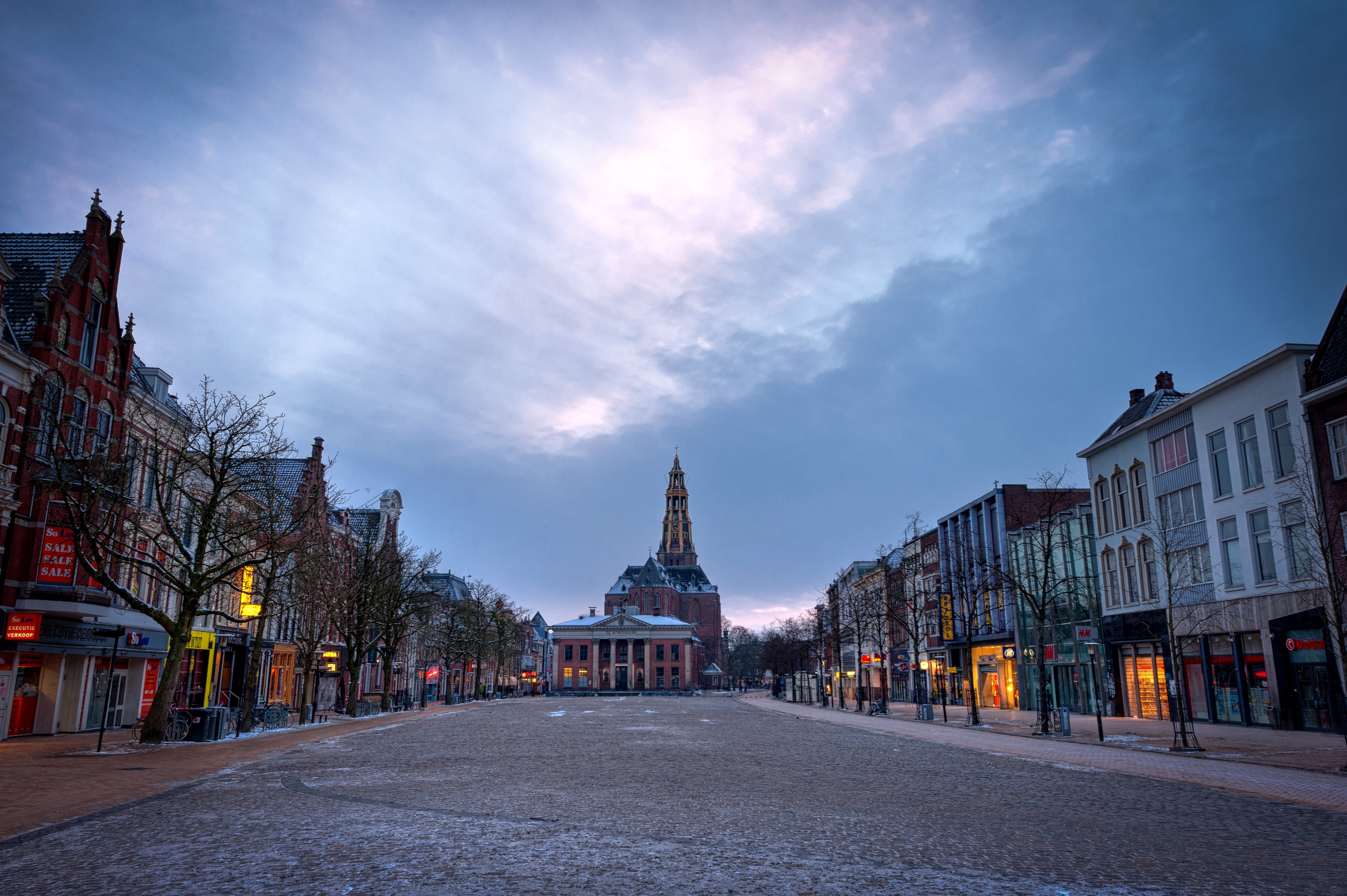 Groningen, Netherlands Street at Dusk HD Wallpaper