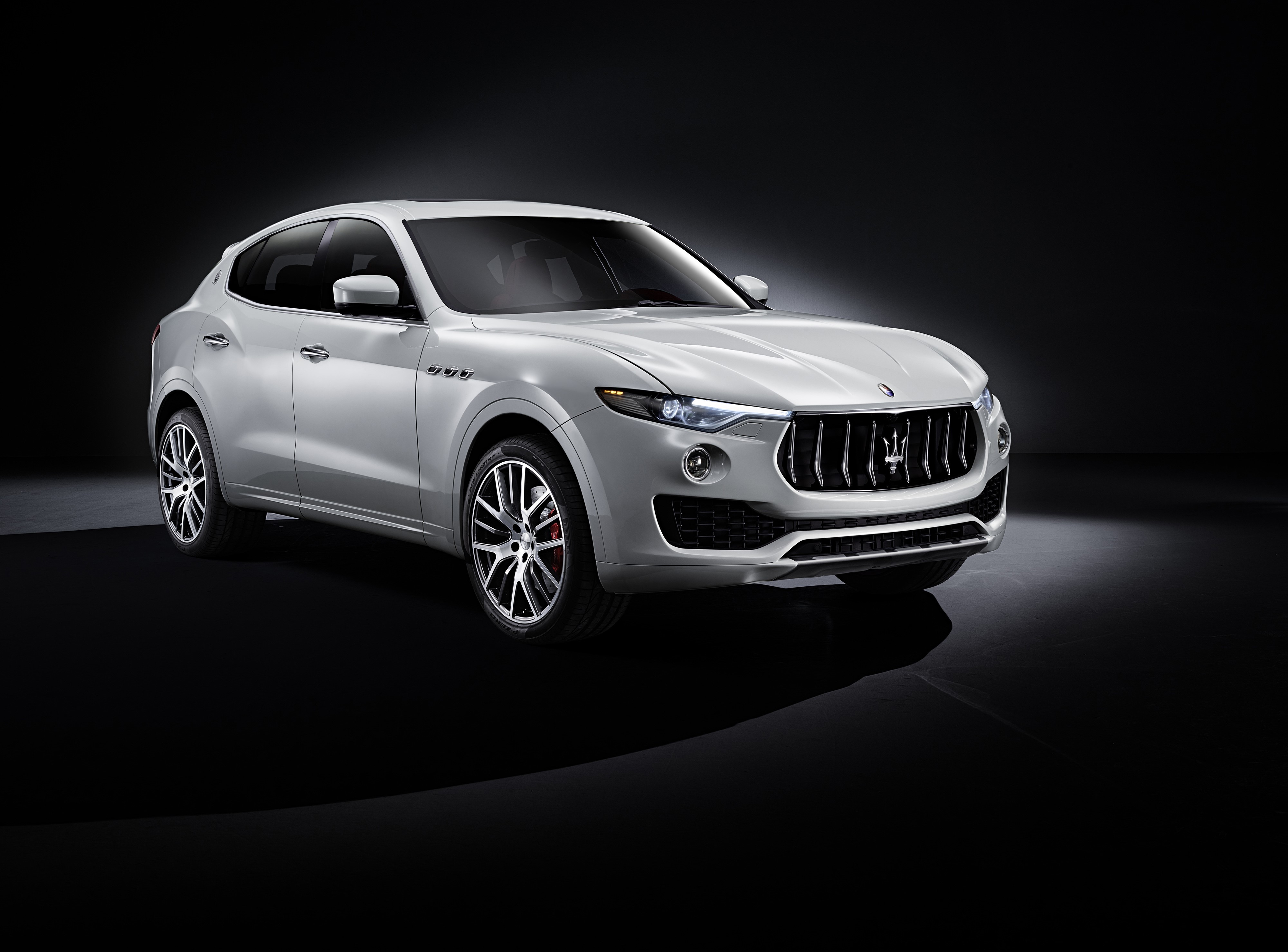 White Maserati Levante HD Wallpaper