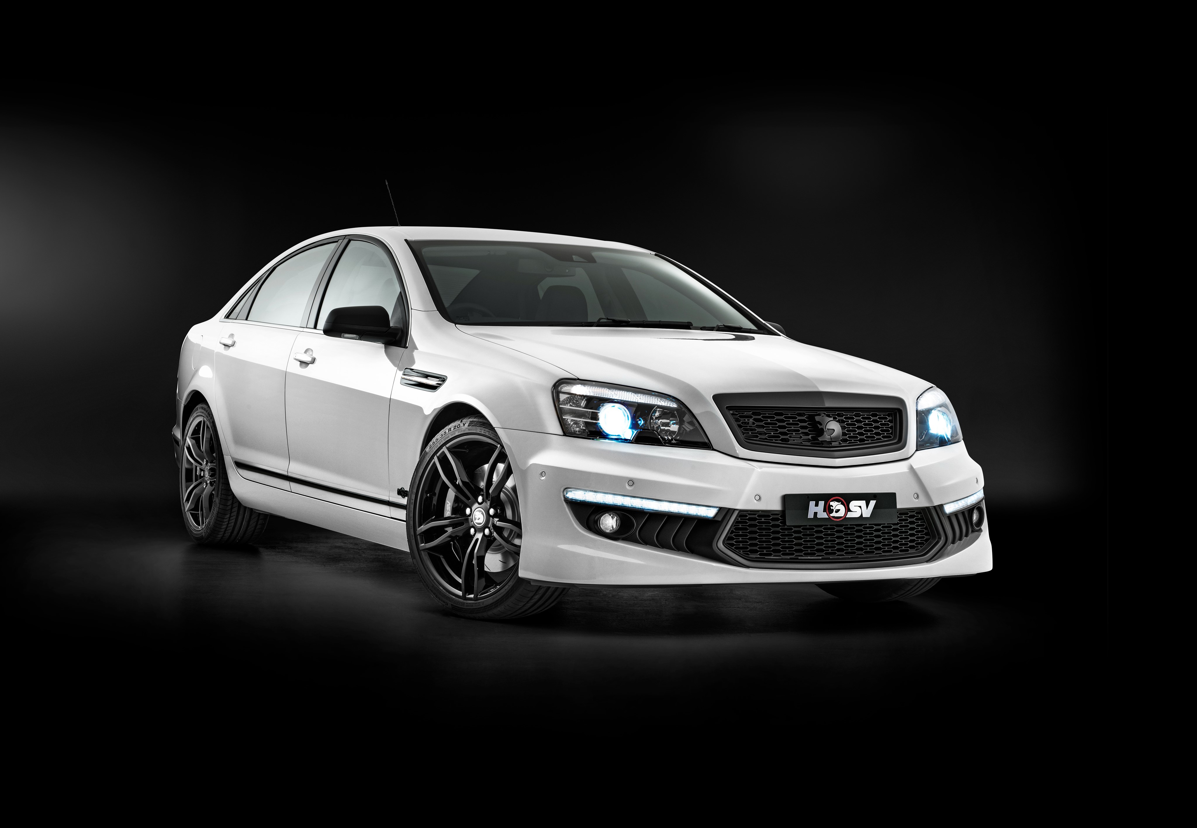 4K White Holden HSV Grange HD Wallpaper