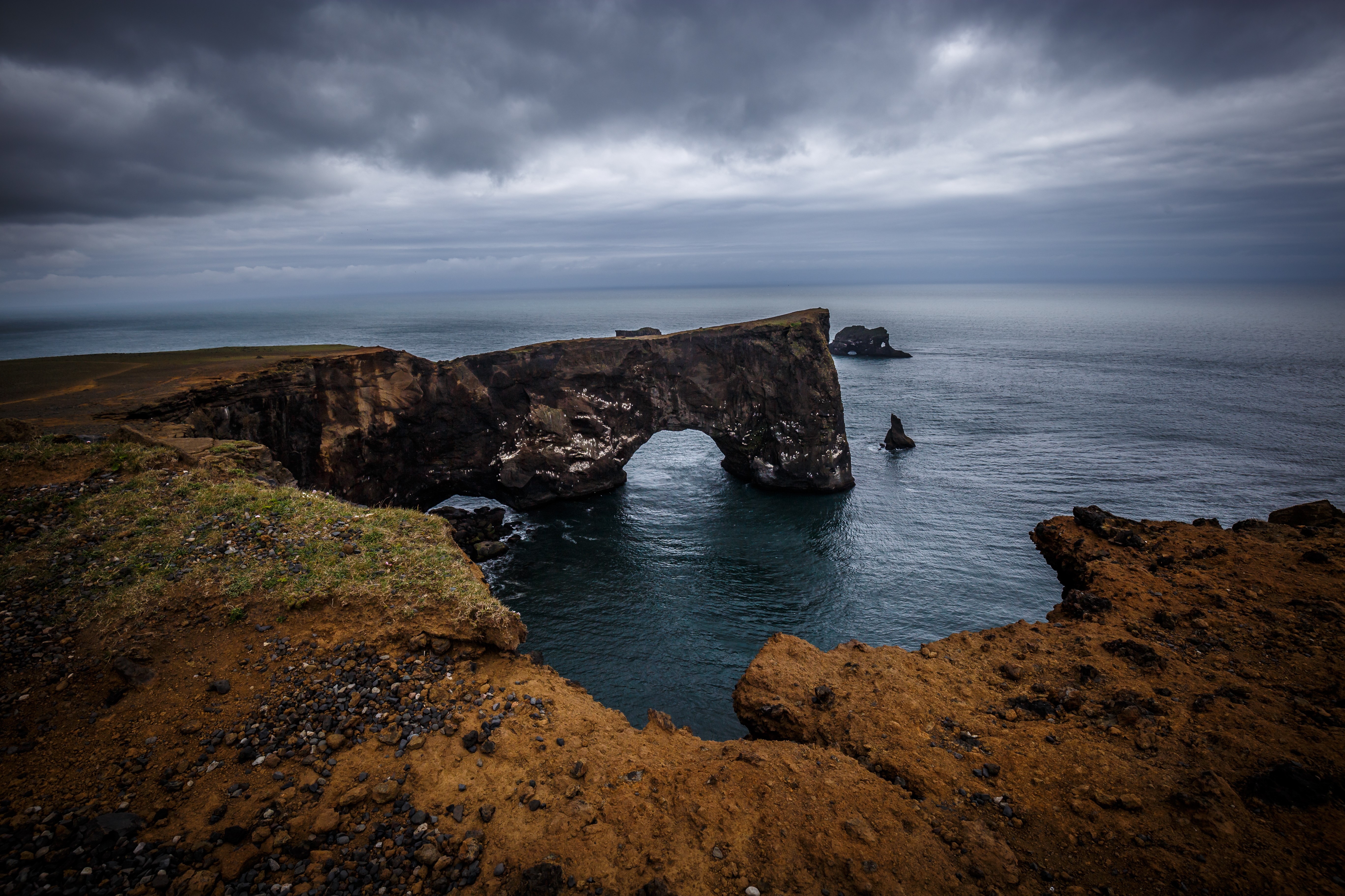 Dyrhólaey rock arch and sea stacks, Iceland HD Wallpaper