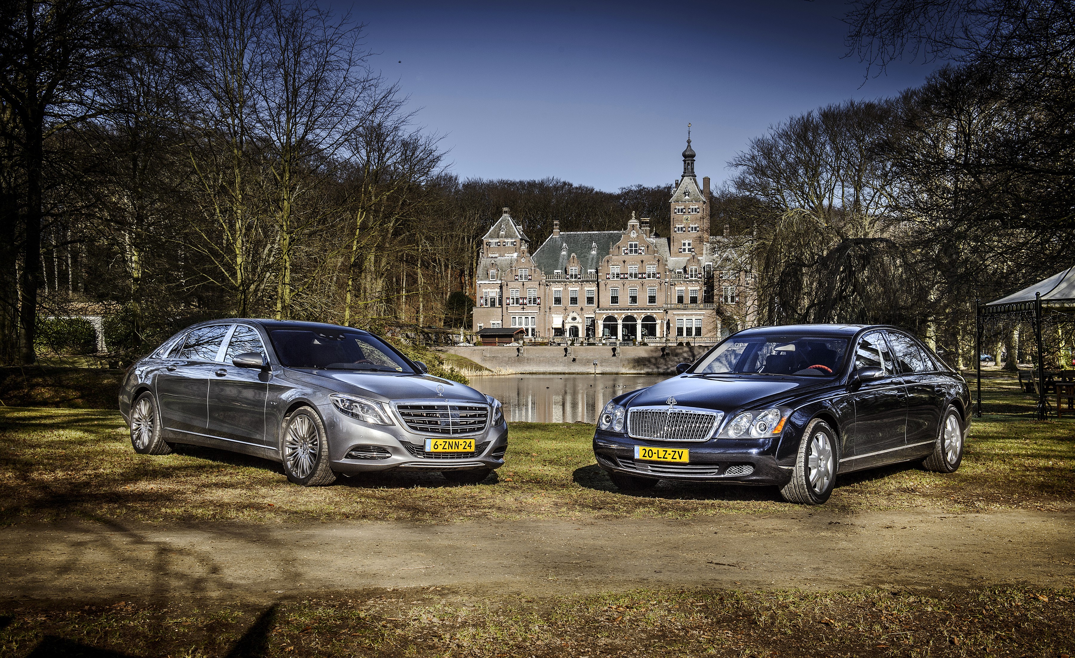 Two Maybach Sedans in front of a Castle HD Wallpaper