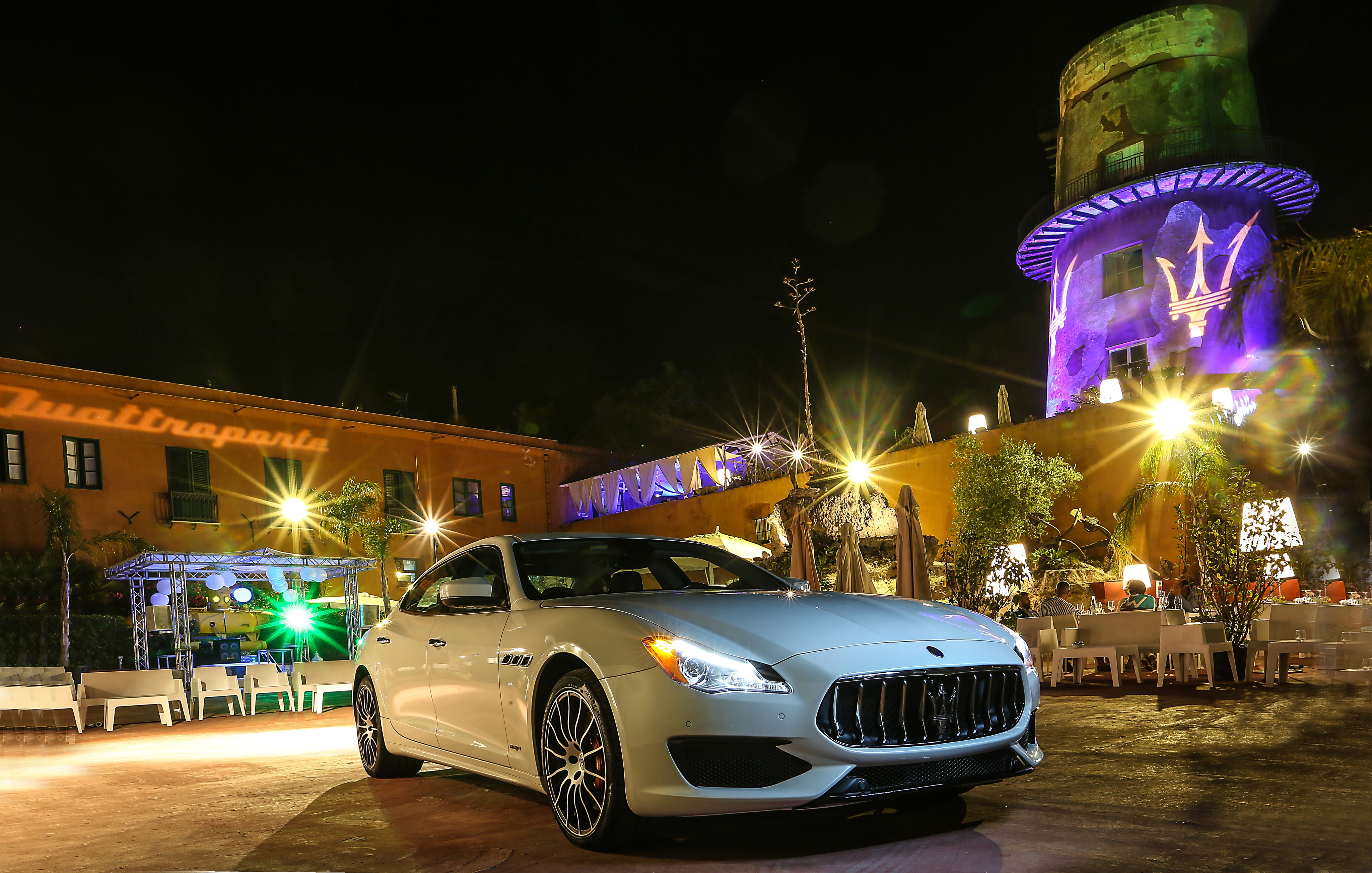 2016 Maserati Quattroporte GTS GranLusso at night HD Wallpaper