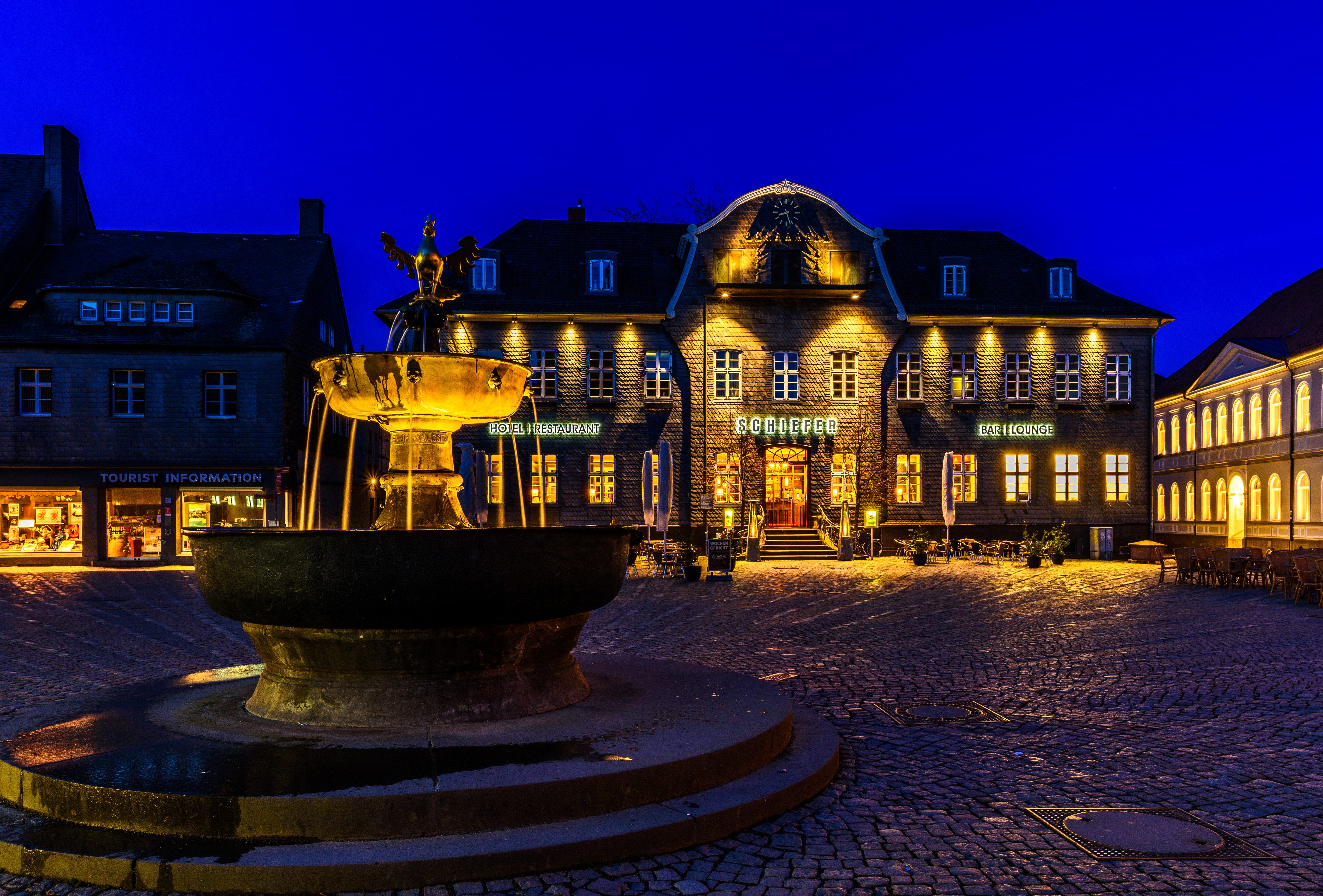 Fountain in Goslar, Germany at Night HD Wallpaper