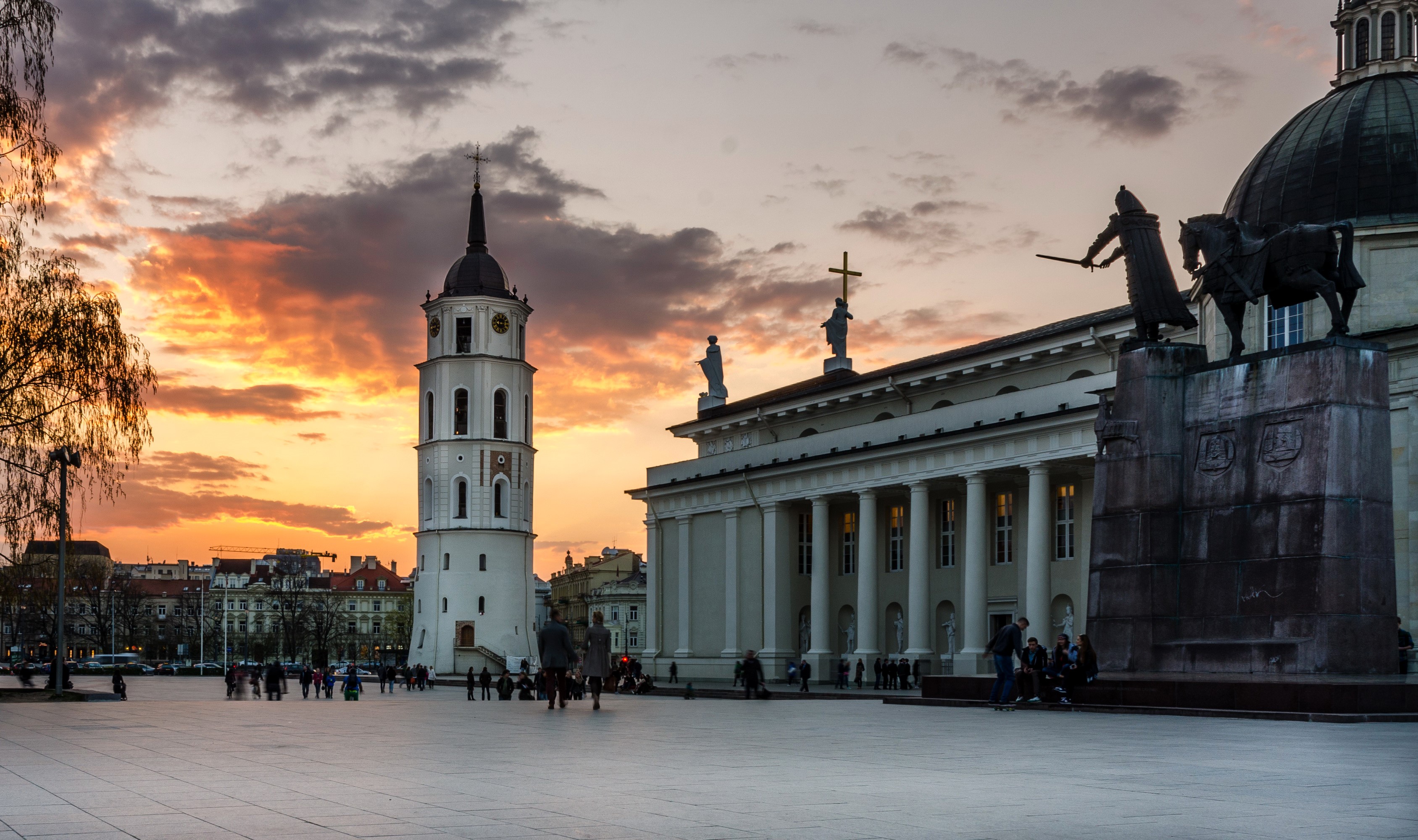 Vilnius Cathedral Square at sunset with bell tower HD Wallpaper
